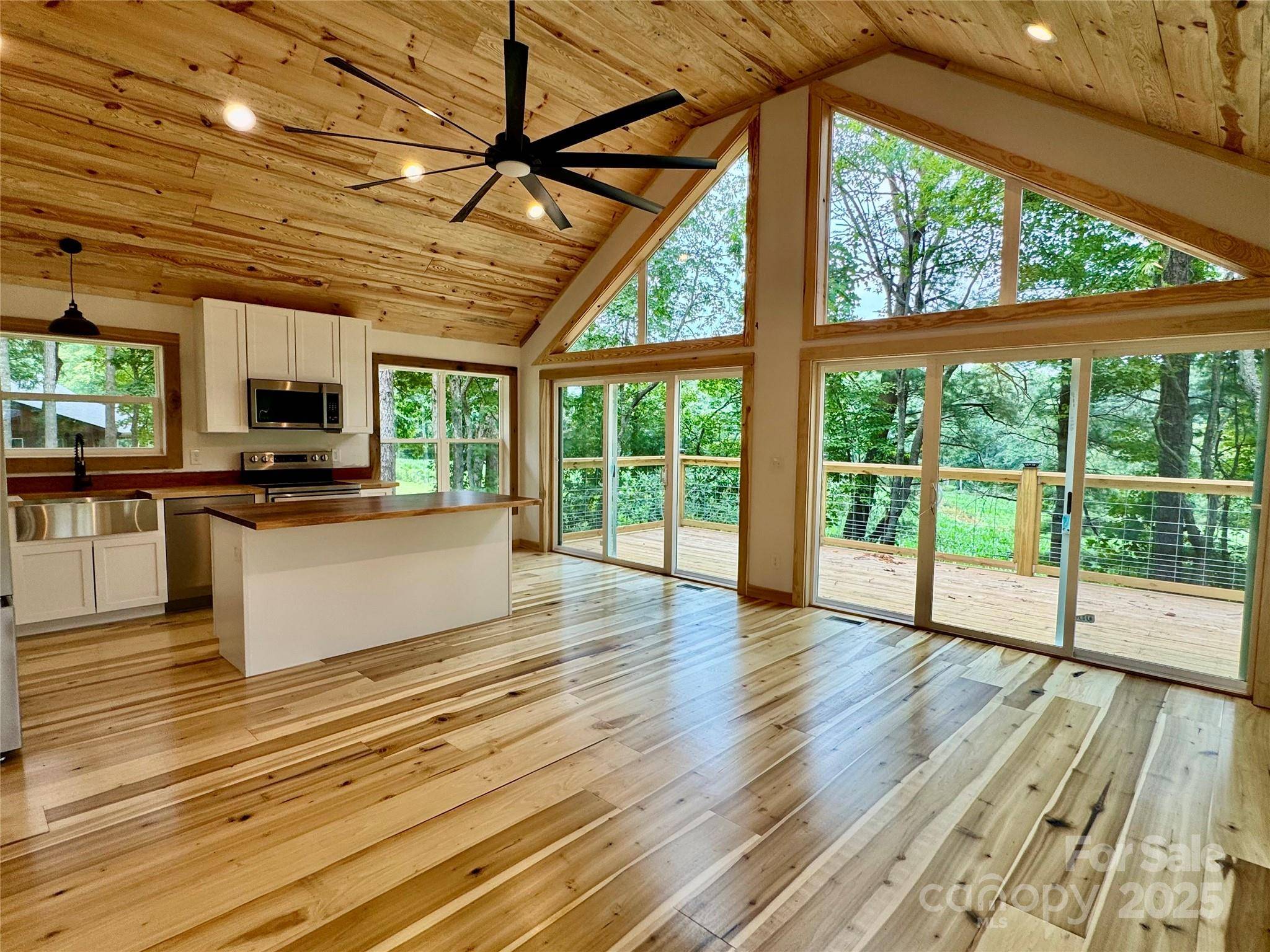 Hendersonville, NC 28792,5 S Bear View DR