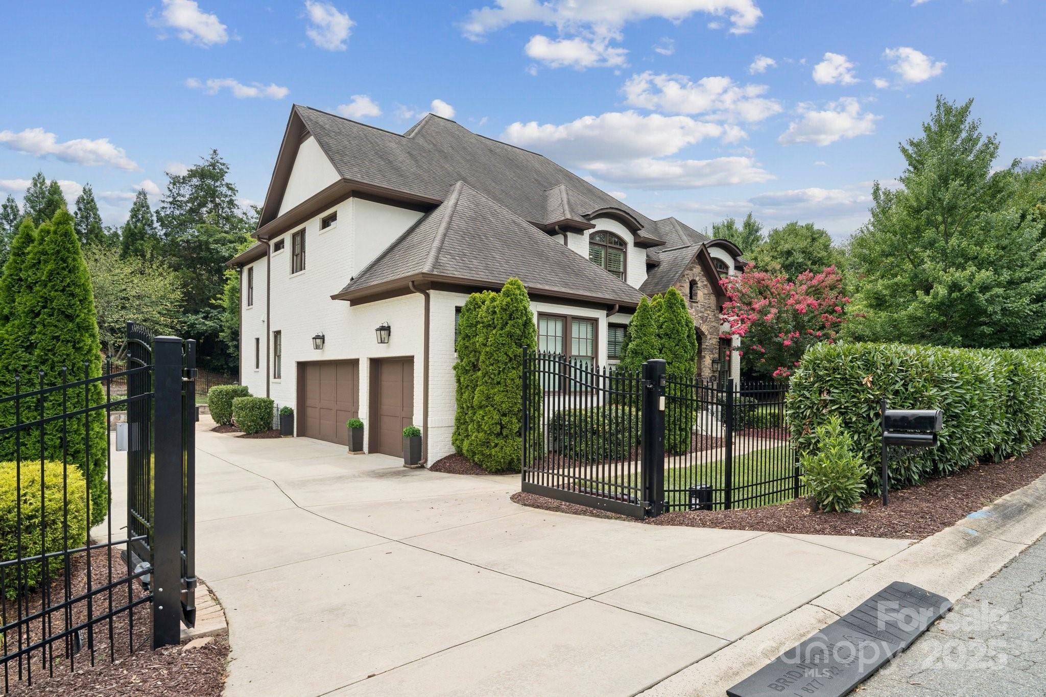 Charlotte, NC 28211,2145 Foxcroft Woods LN