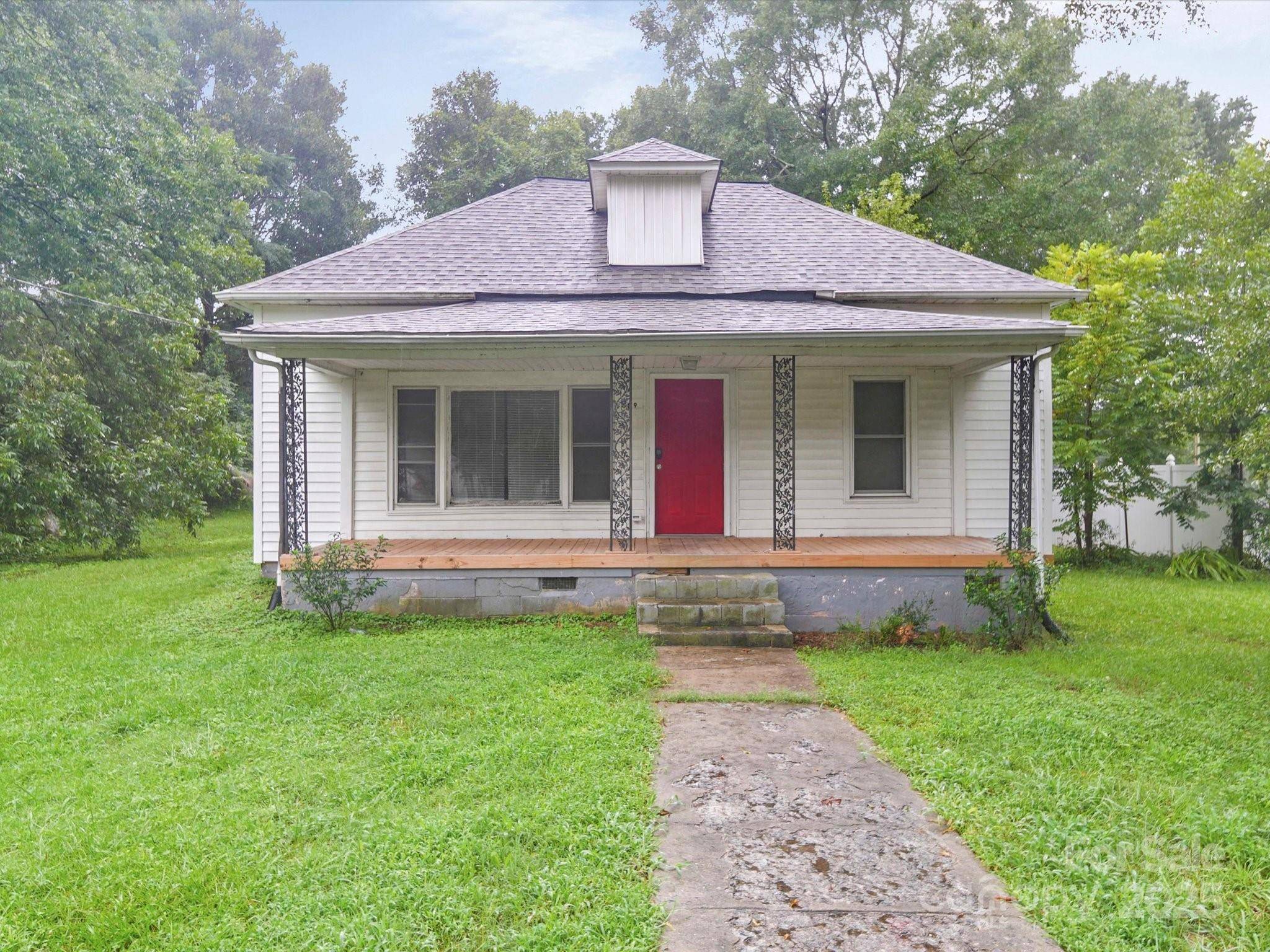 Dallas, NC 28034,509 E Holly ST
