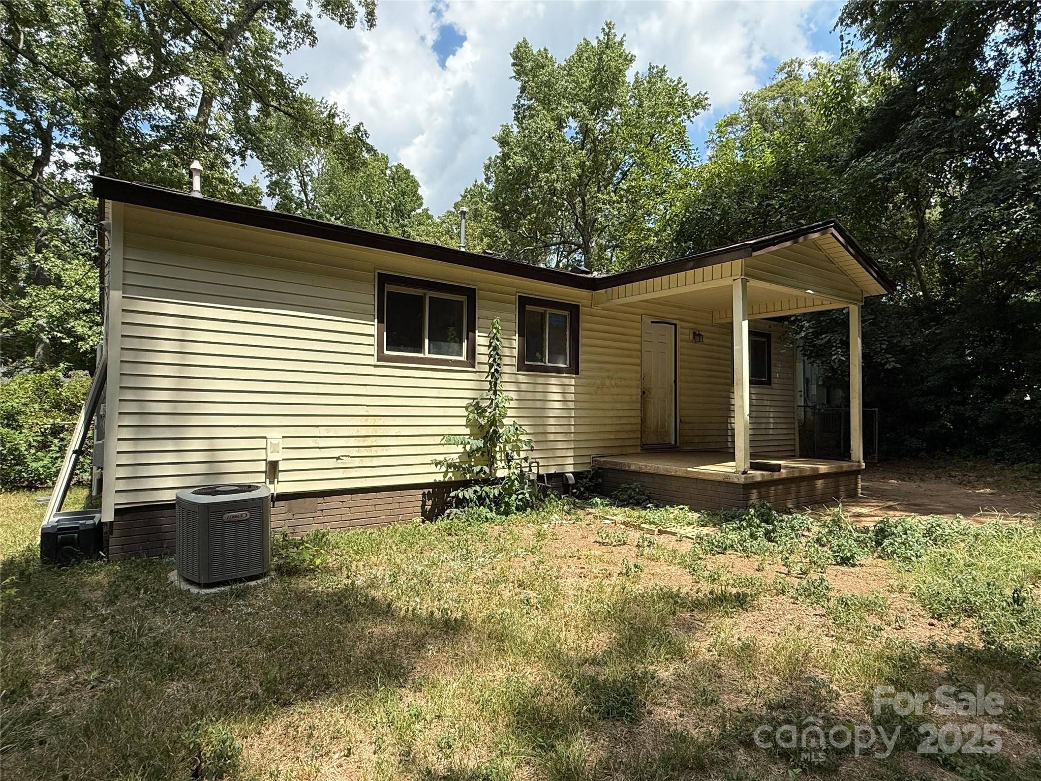 Charlotte, NC 28269,4718 Woodstone DR