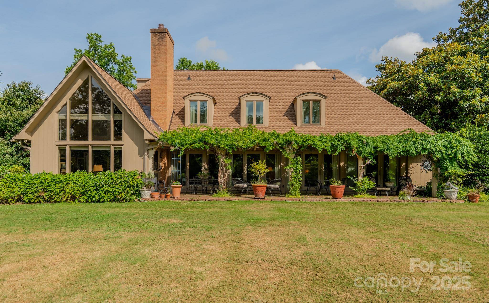 Tryon, NC 28782,144 Silver Fox LN