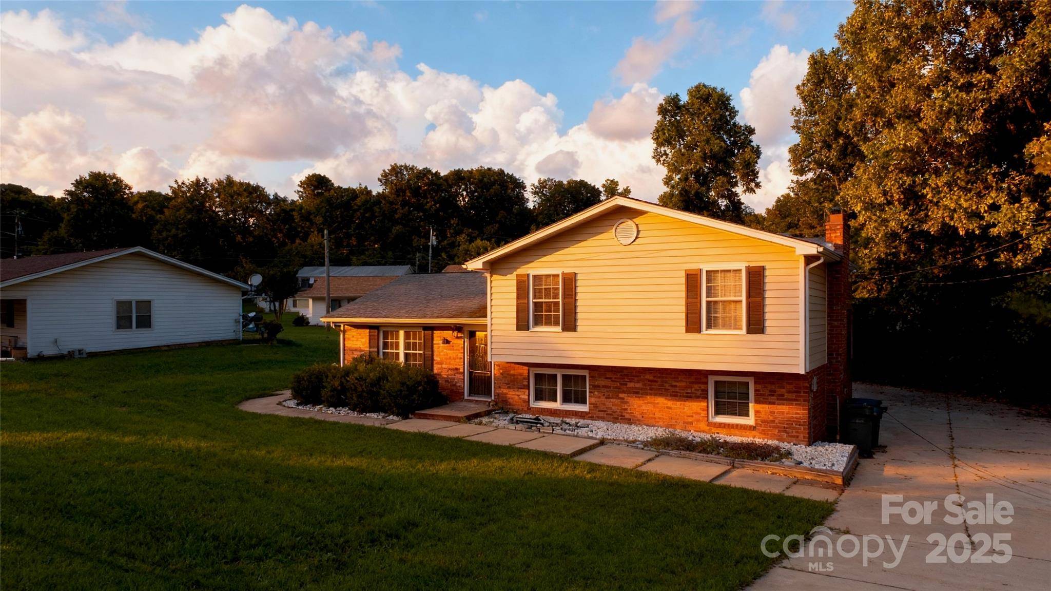 Newton, NC 28658,1401 Southwest BLVD