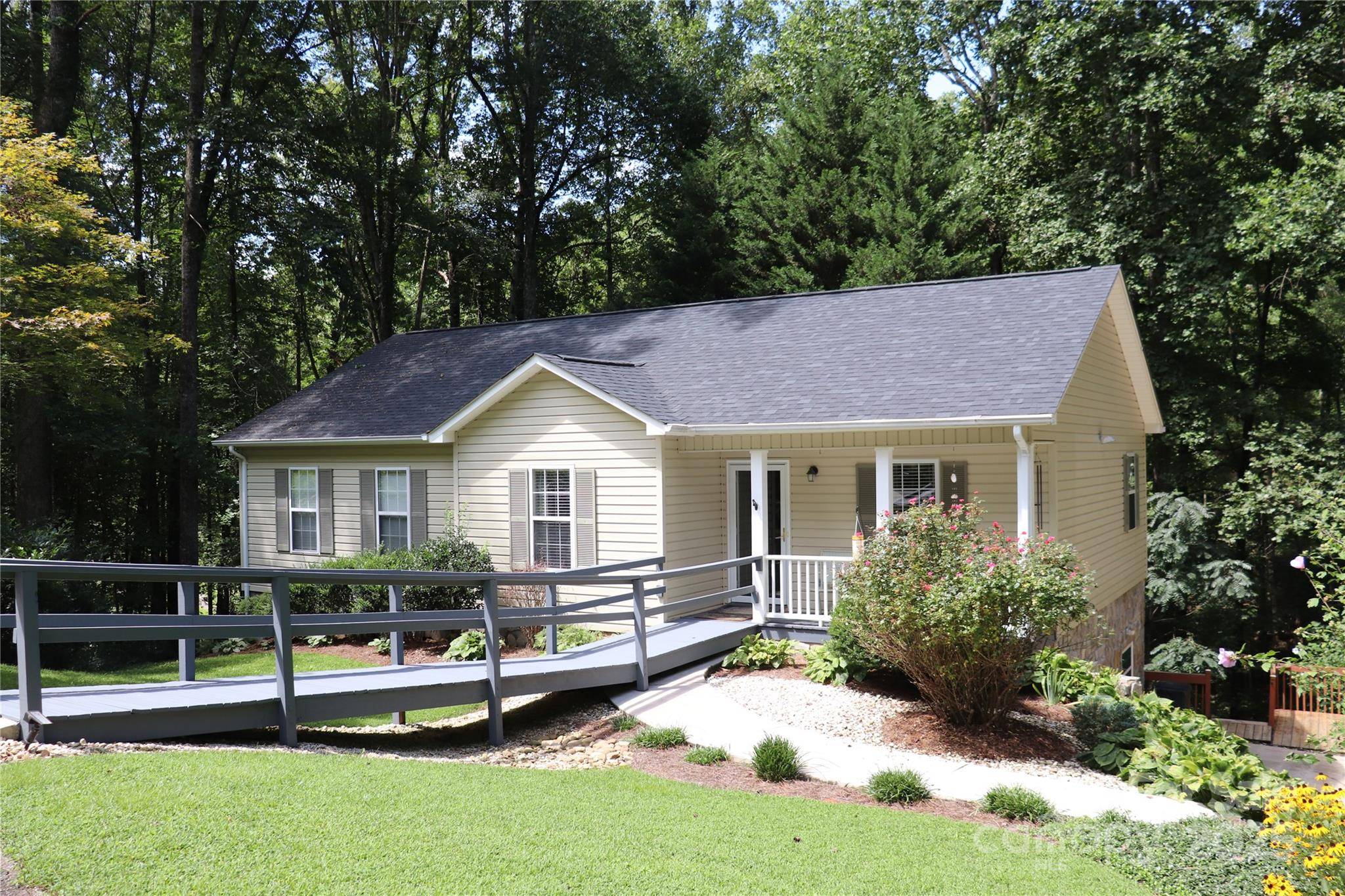 Lenoir, NC 28645,2832 Laurel LN