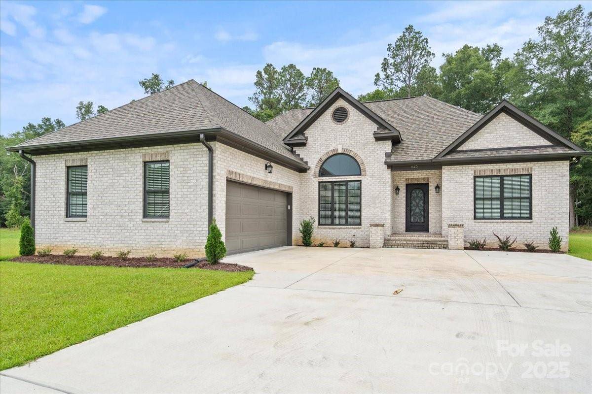 Cheraw, SC 29520,615 Little John RD