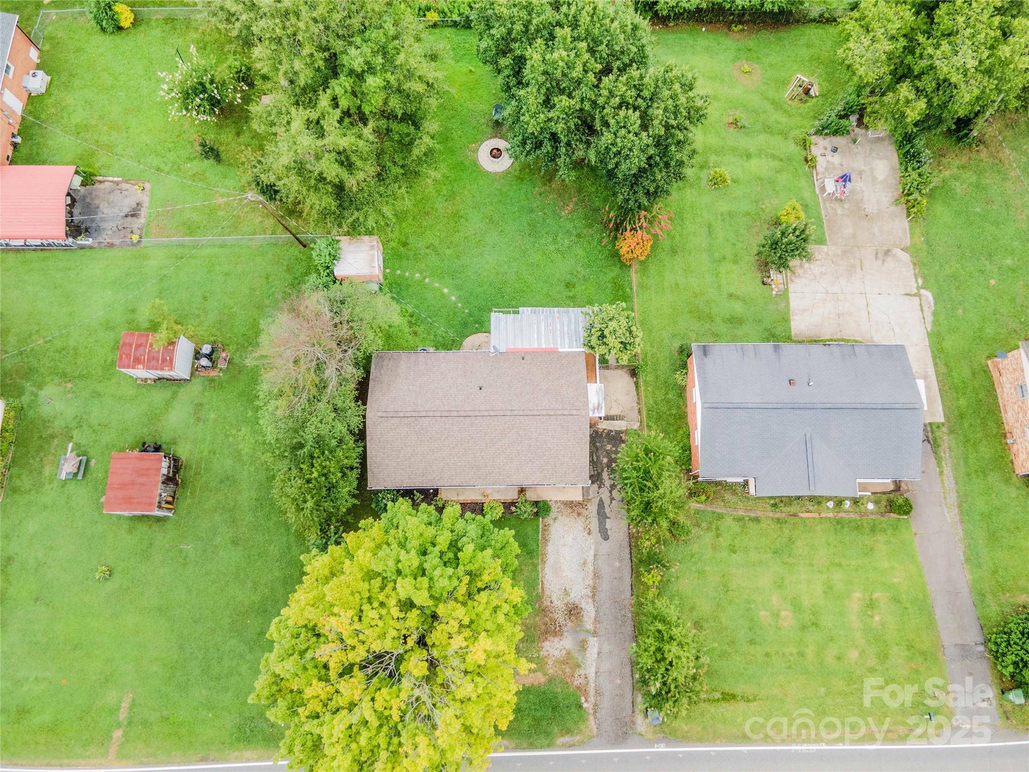 Dallas, NC 28034,406 Robinson Clemmer RD