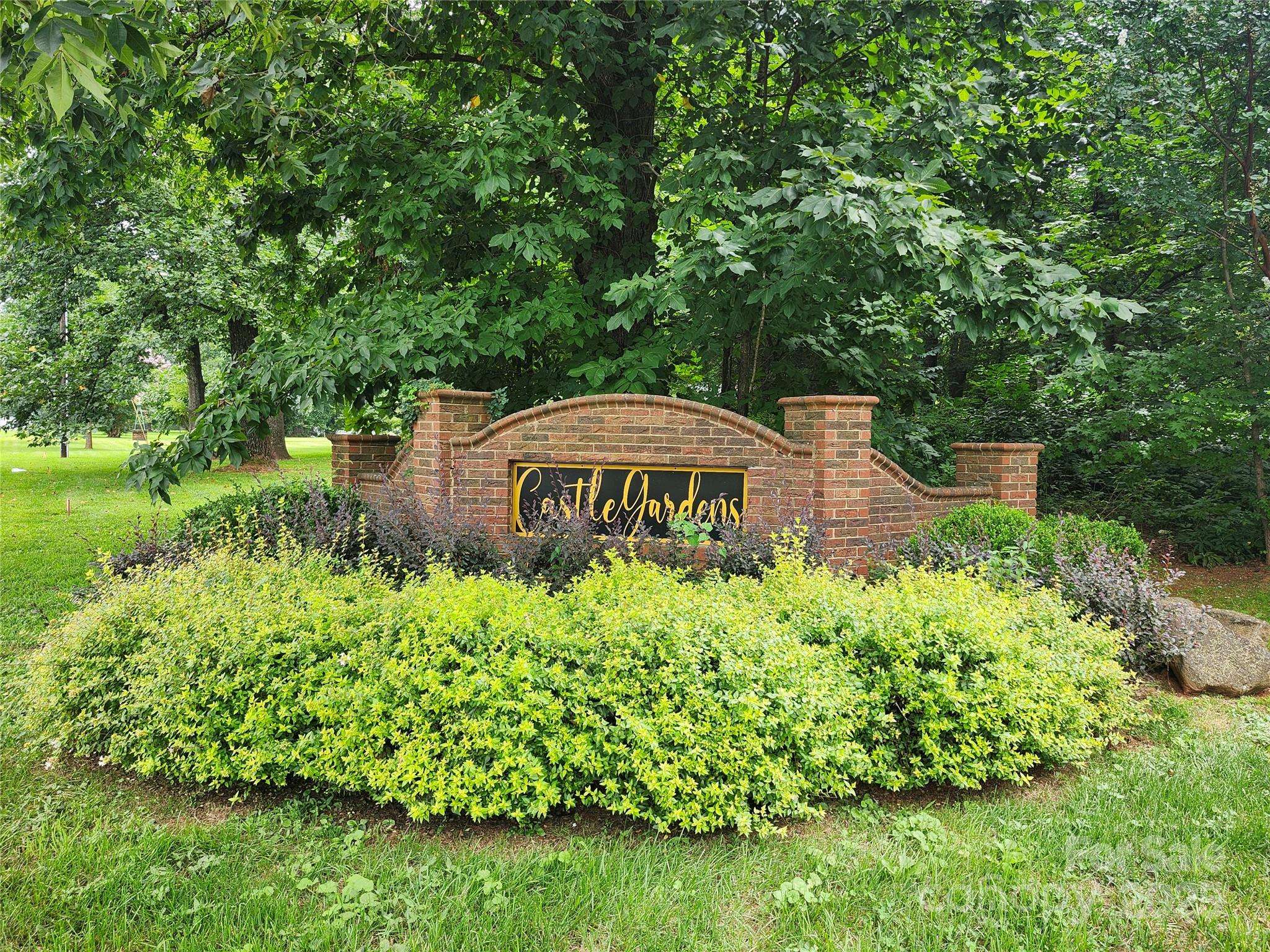 Charlotte, NC 28215,9843 Drawbridge DR