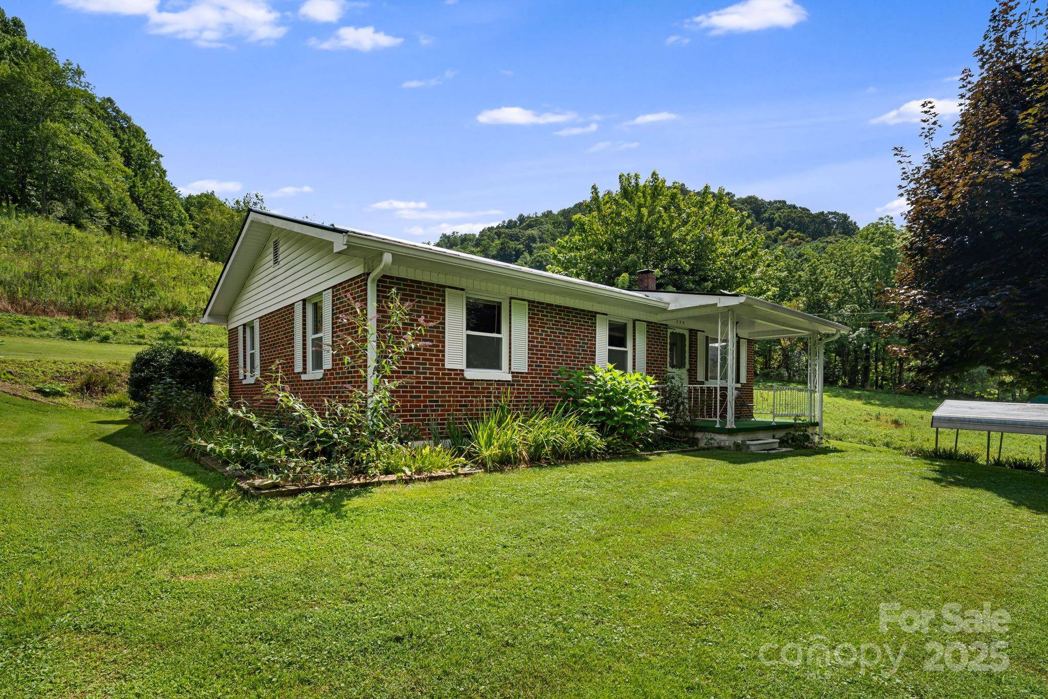 Mars Hill, NC 28754,474 Smith Creek RD