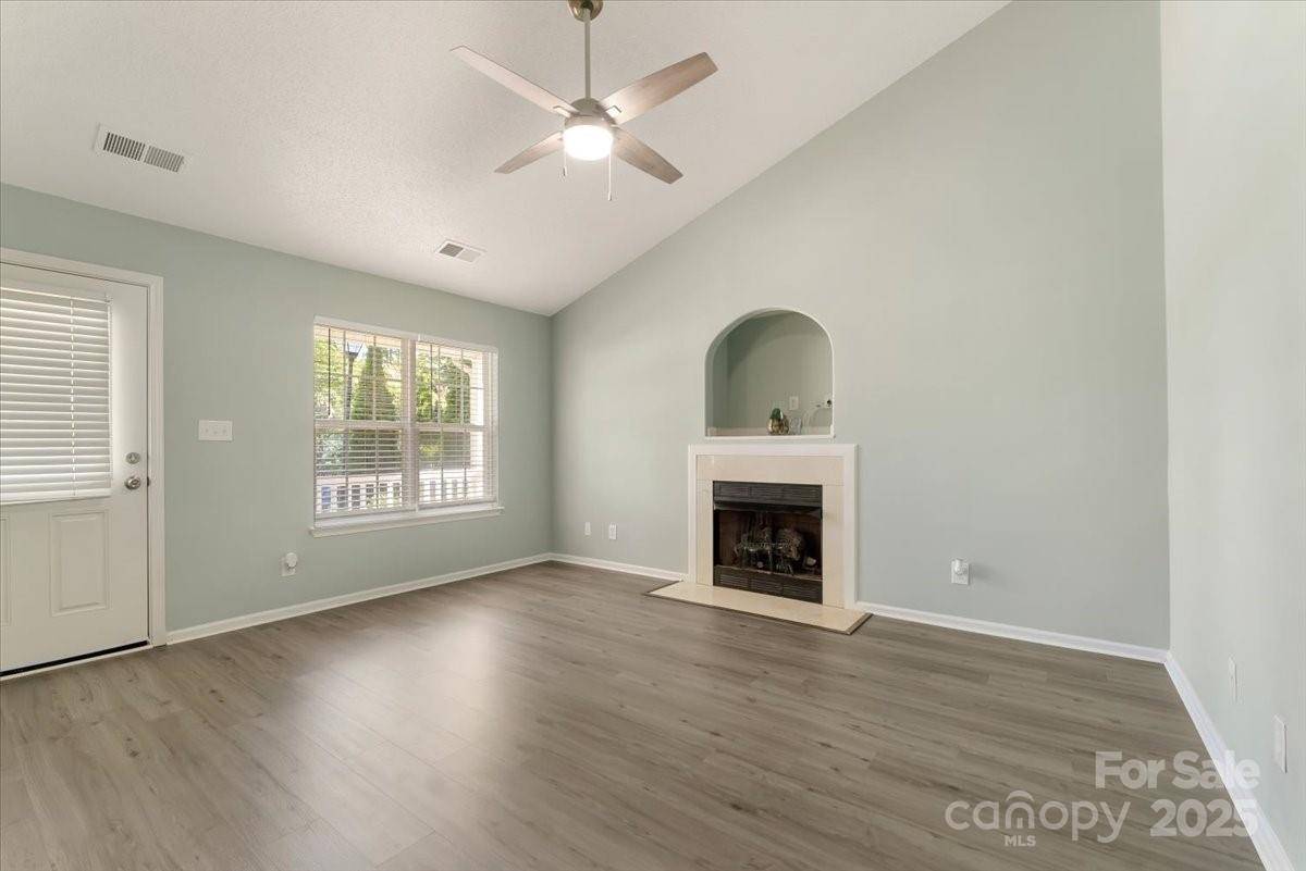 Charlotte, NC 28273,8421 Kings Creek DR