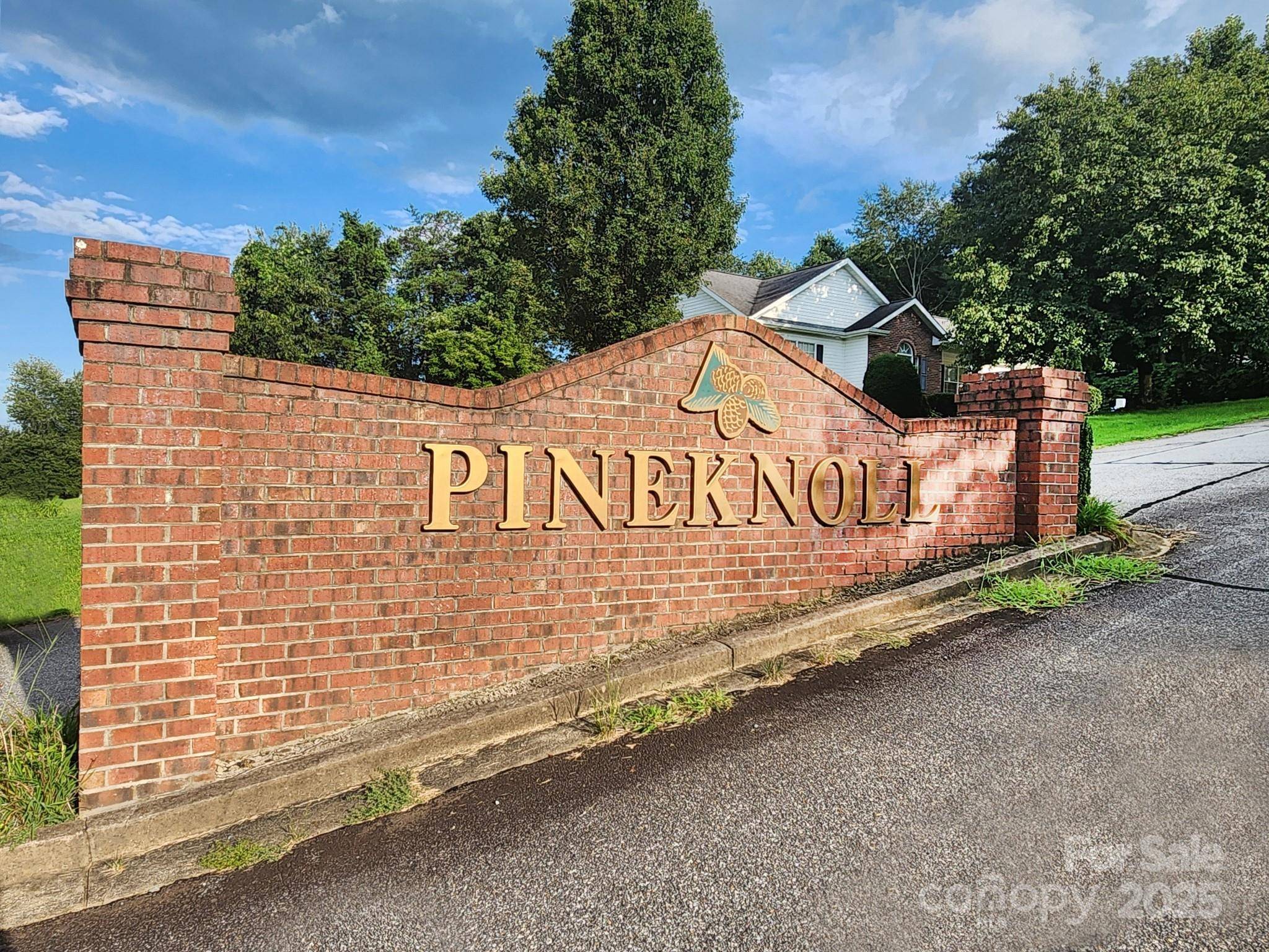 Hickory, NC 28602,00 Pineknoll DR #30