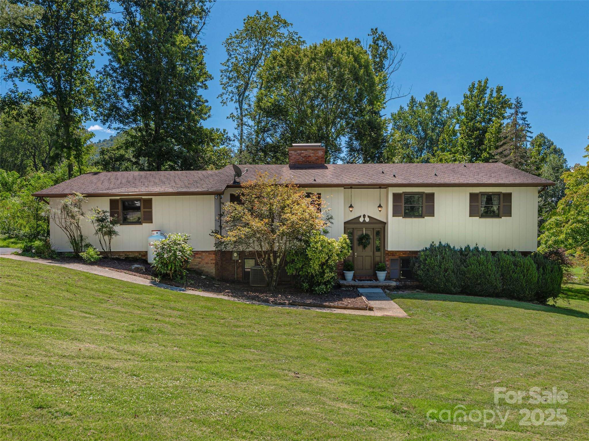 Canton, NC 28716,85 Dawn LN