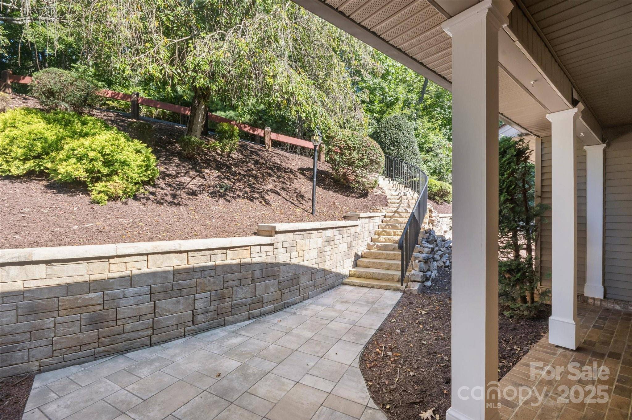 Hendersonville, NC 28739,2240 E Cumming Woods LN