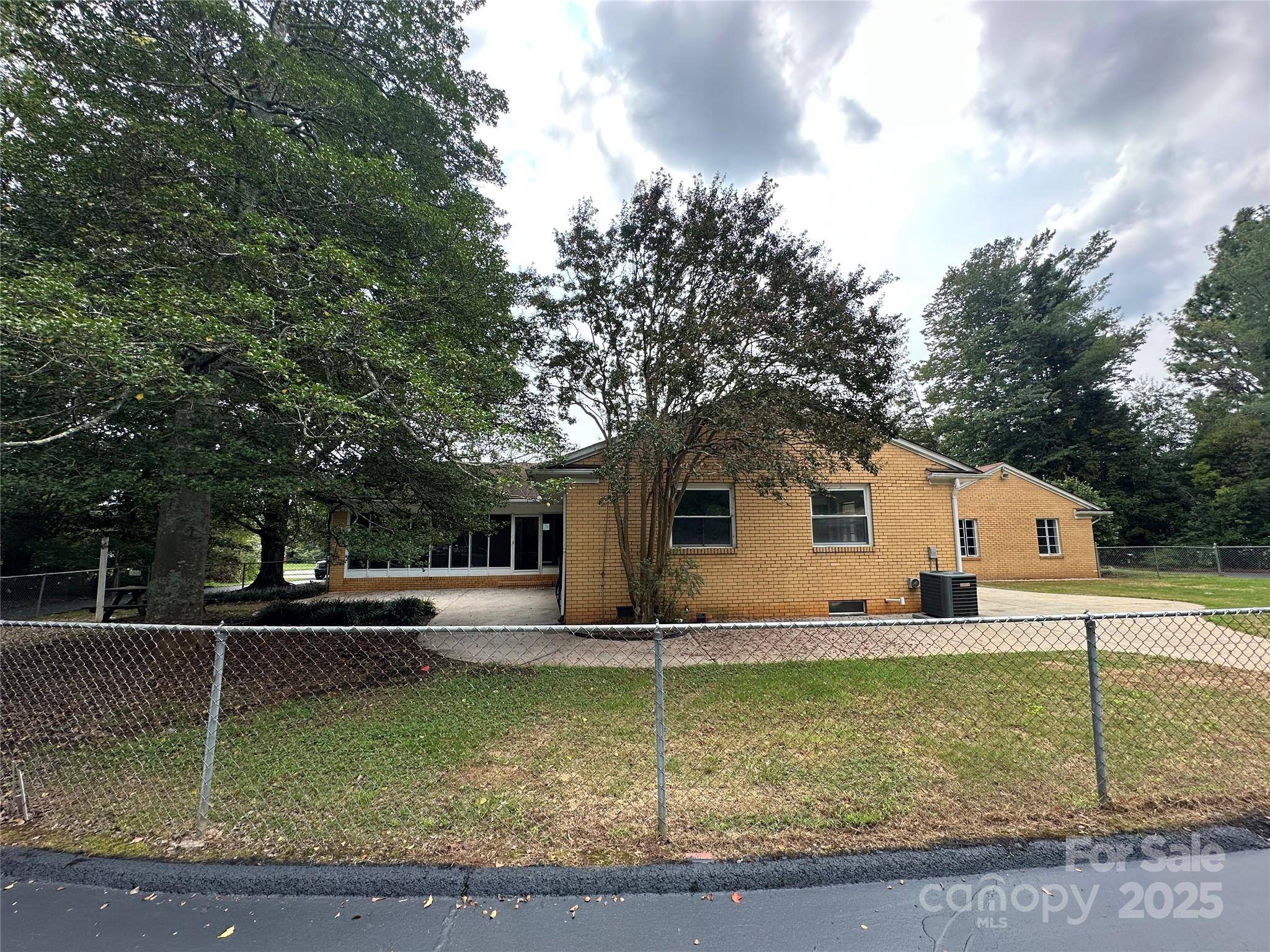 Salisbury, NC 28144,3820 W Statesville BLVD