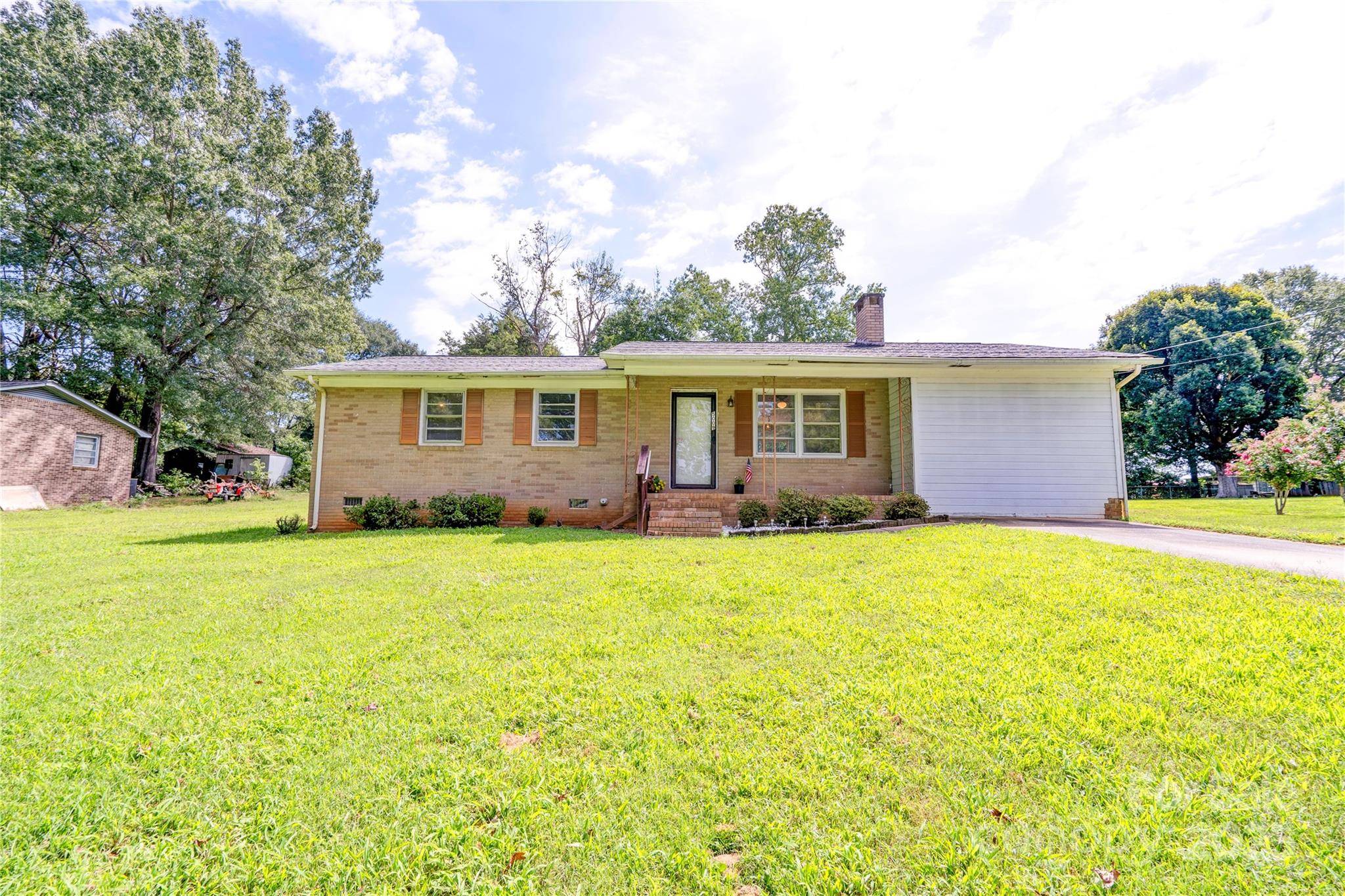 Shelby, NC 28152,5009 Pecan DR