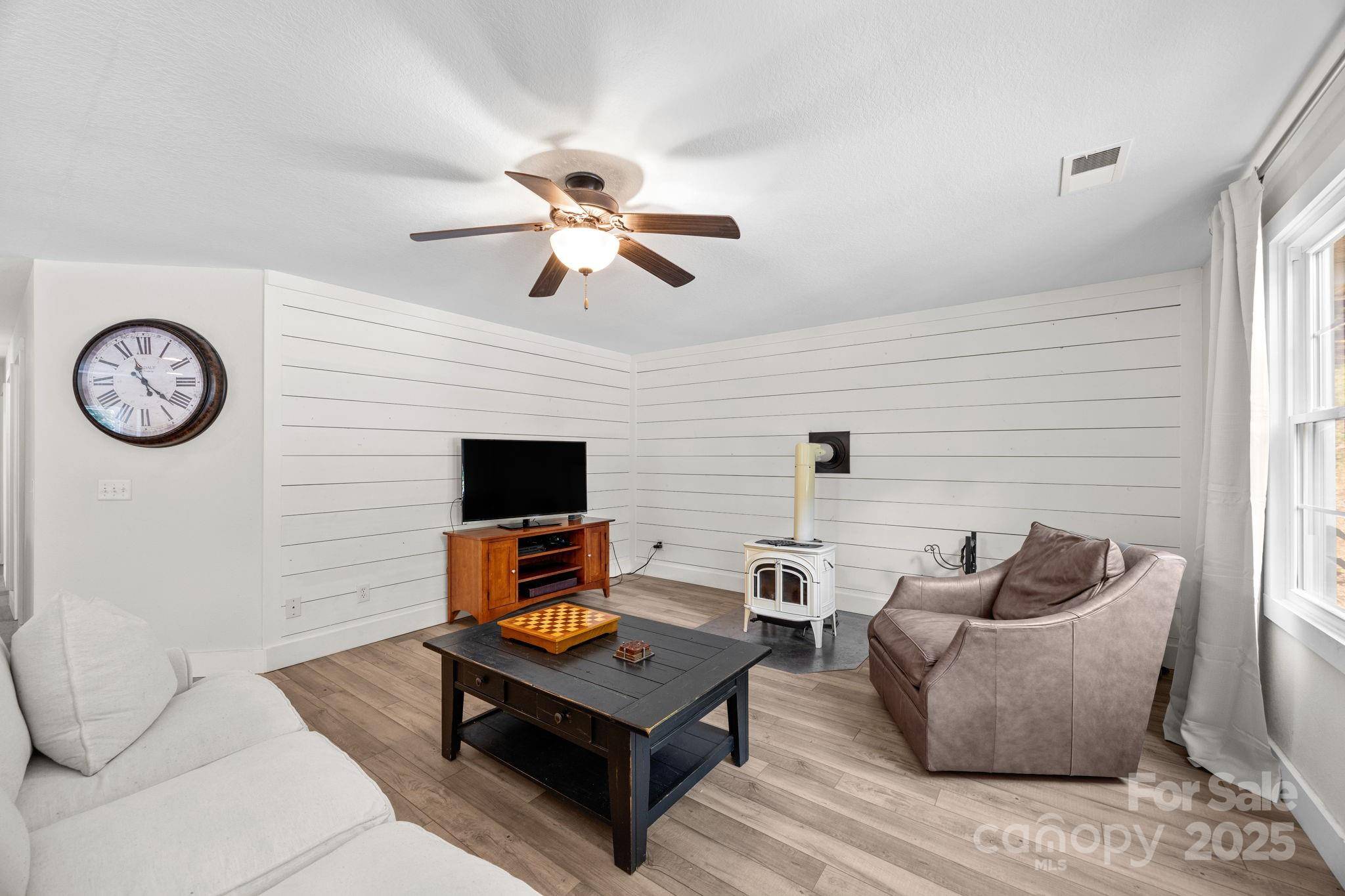 Sylva, NC 28779,800 Kitchens Branch RD