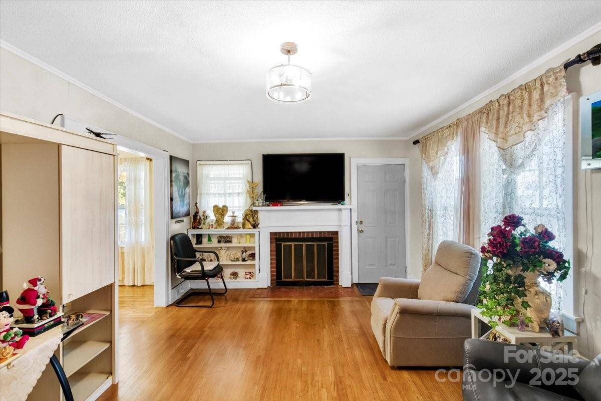 Gastonia, NC 28054,1222 E Park DR