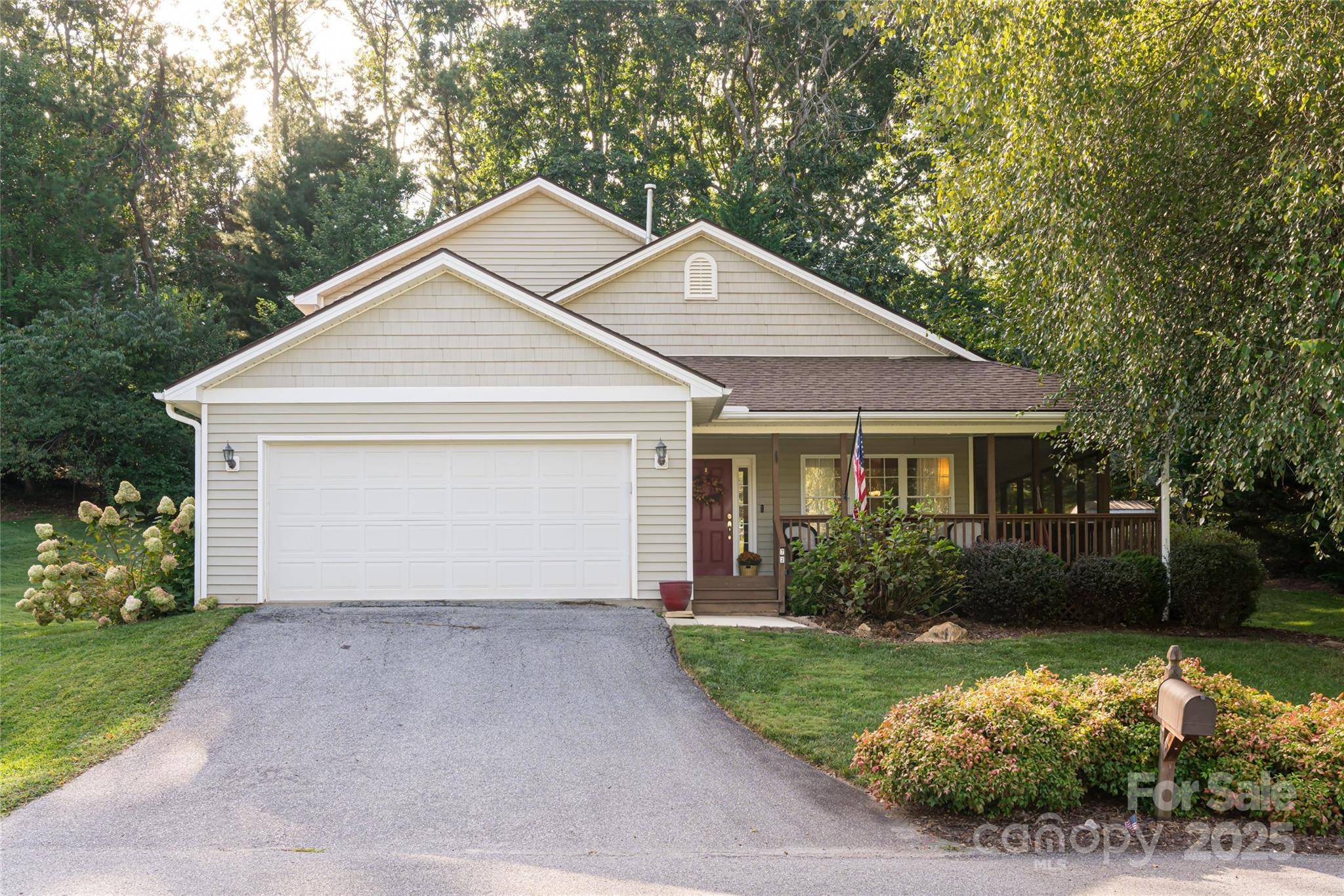 Mills River, NC 28759,72 Edge Water LN