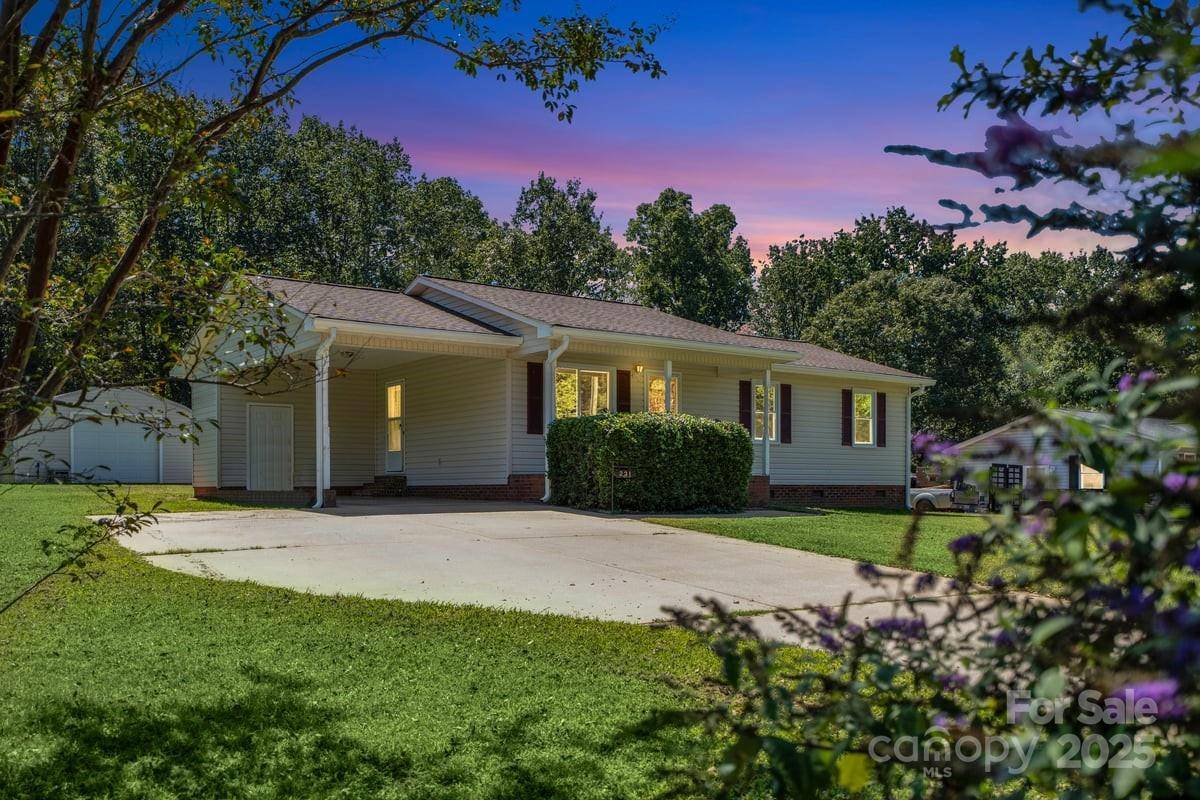 Shelby, NC 28152,231 pineland AVE