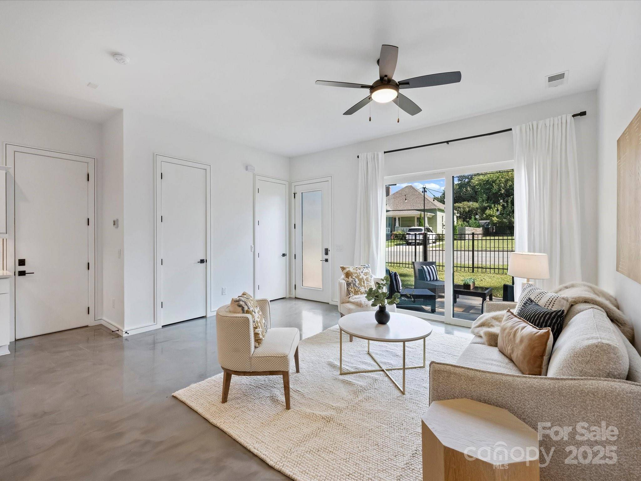 Charlotte, NC 28216,2107 W Trade ST