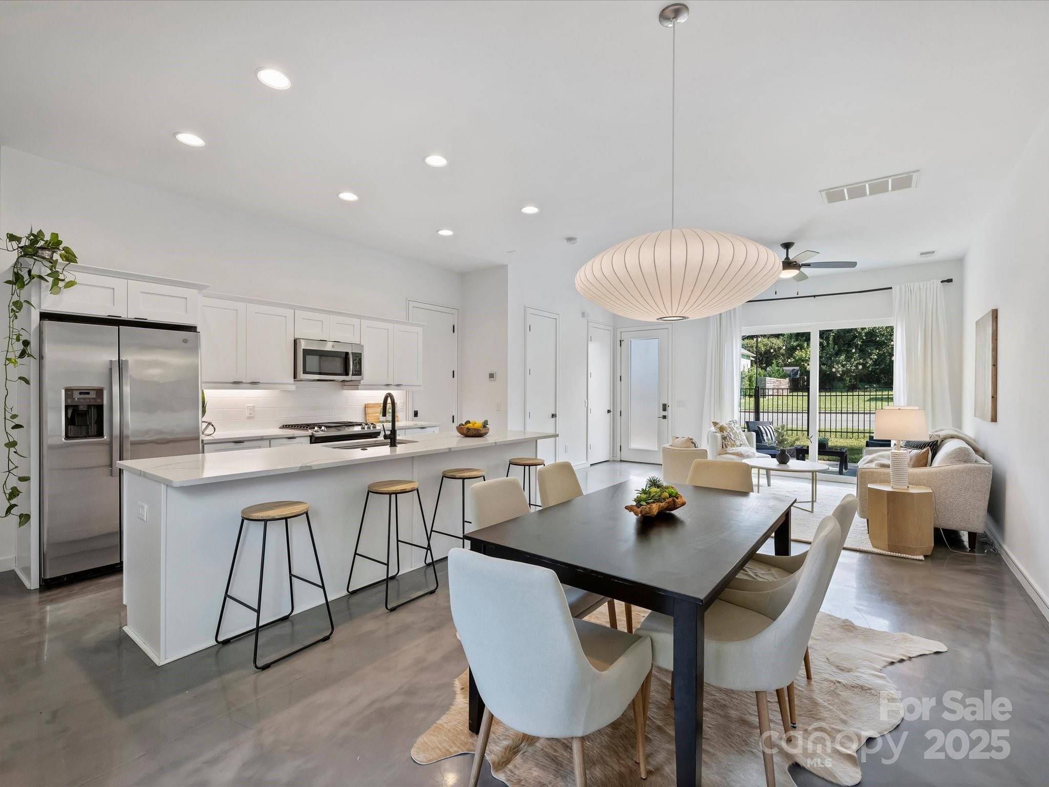 Charlotte, NC 28216,2107 W Trade ST