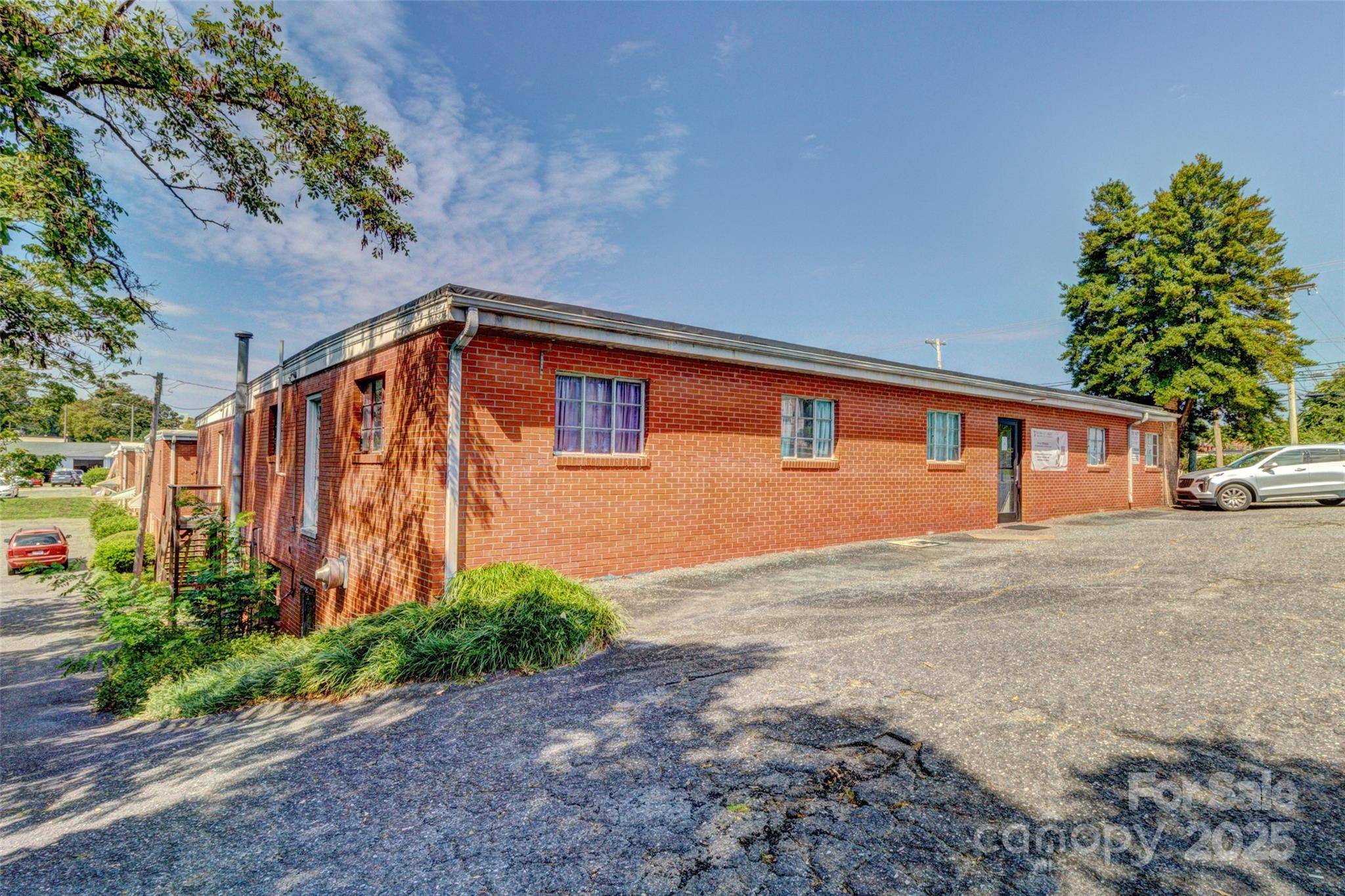 Gastonia, NC 28054,617 E 2nd AVE