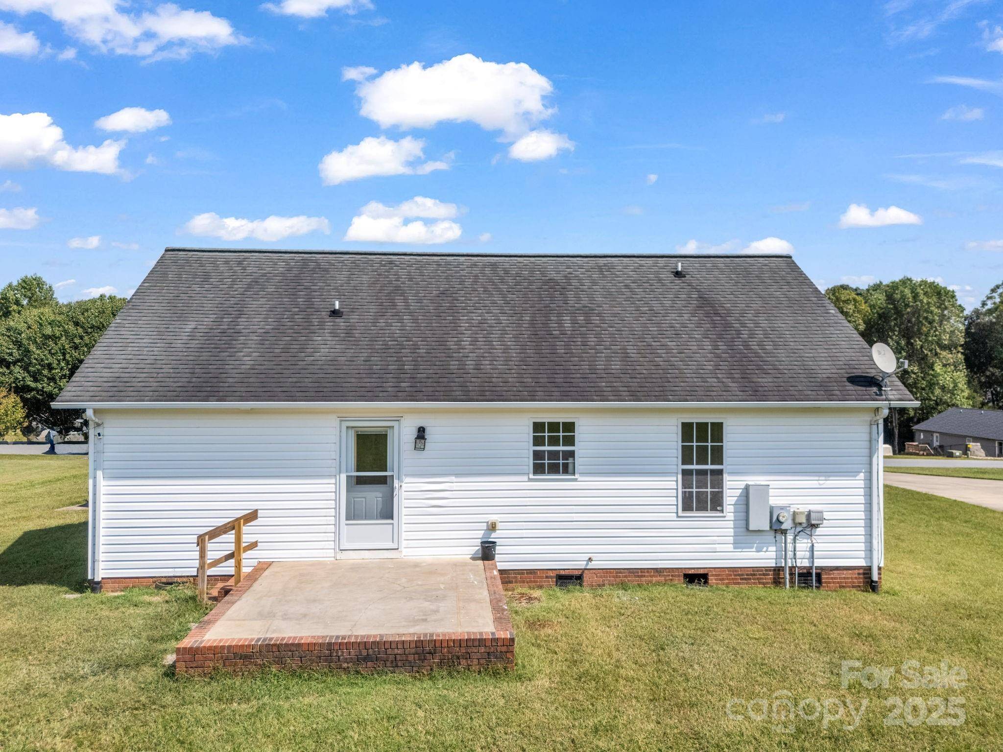Vale, NC 28168,1643 Flag LN