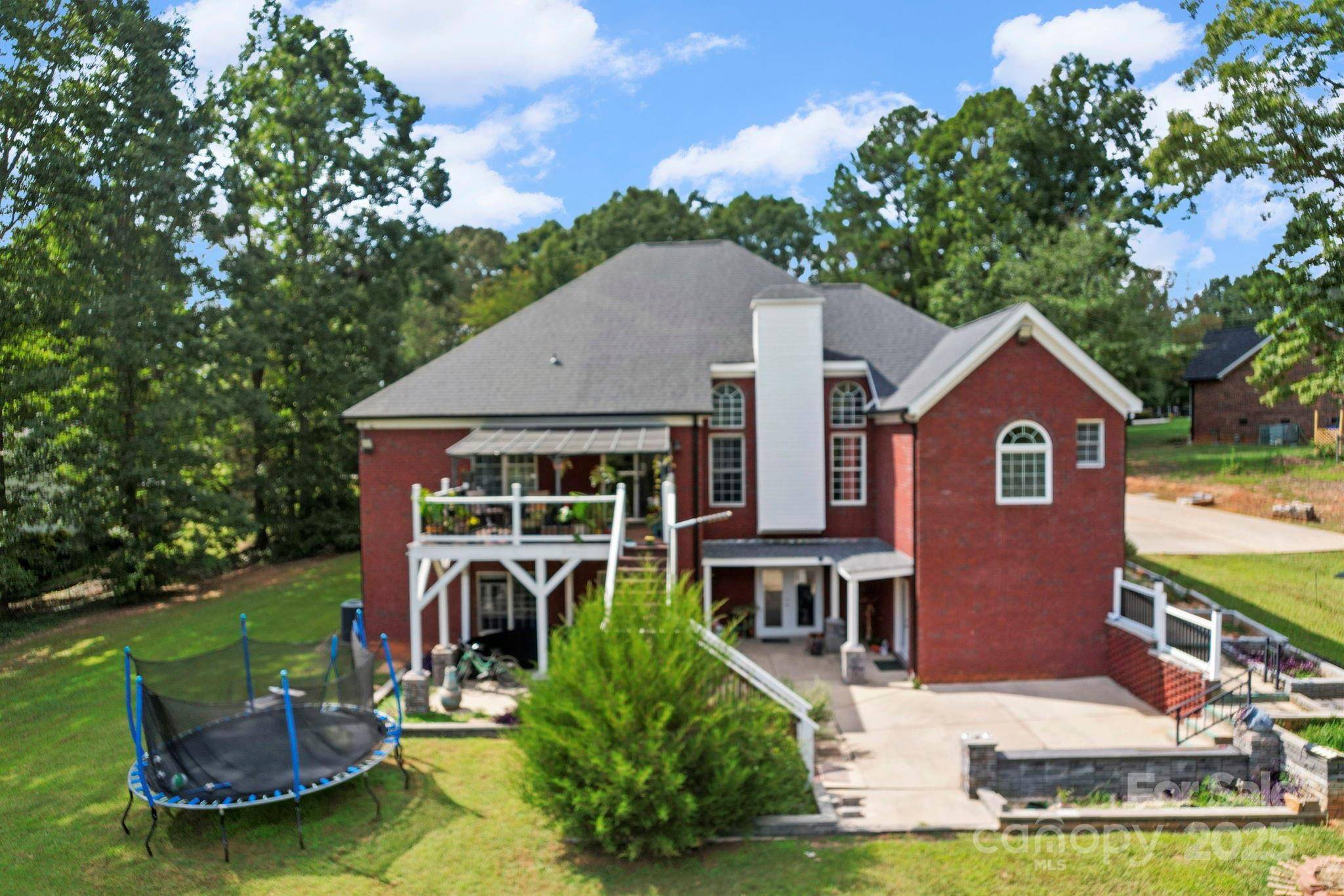 Kings Mountain, NC 28086,125 country creek DR