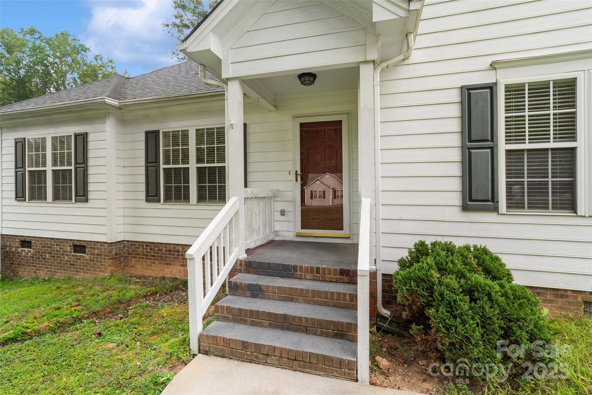 Gastonia, NC 28052,5438 Mallard LN