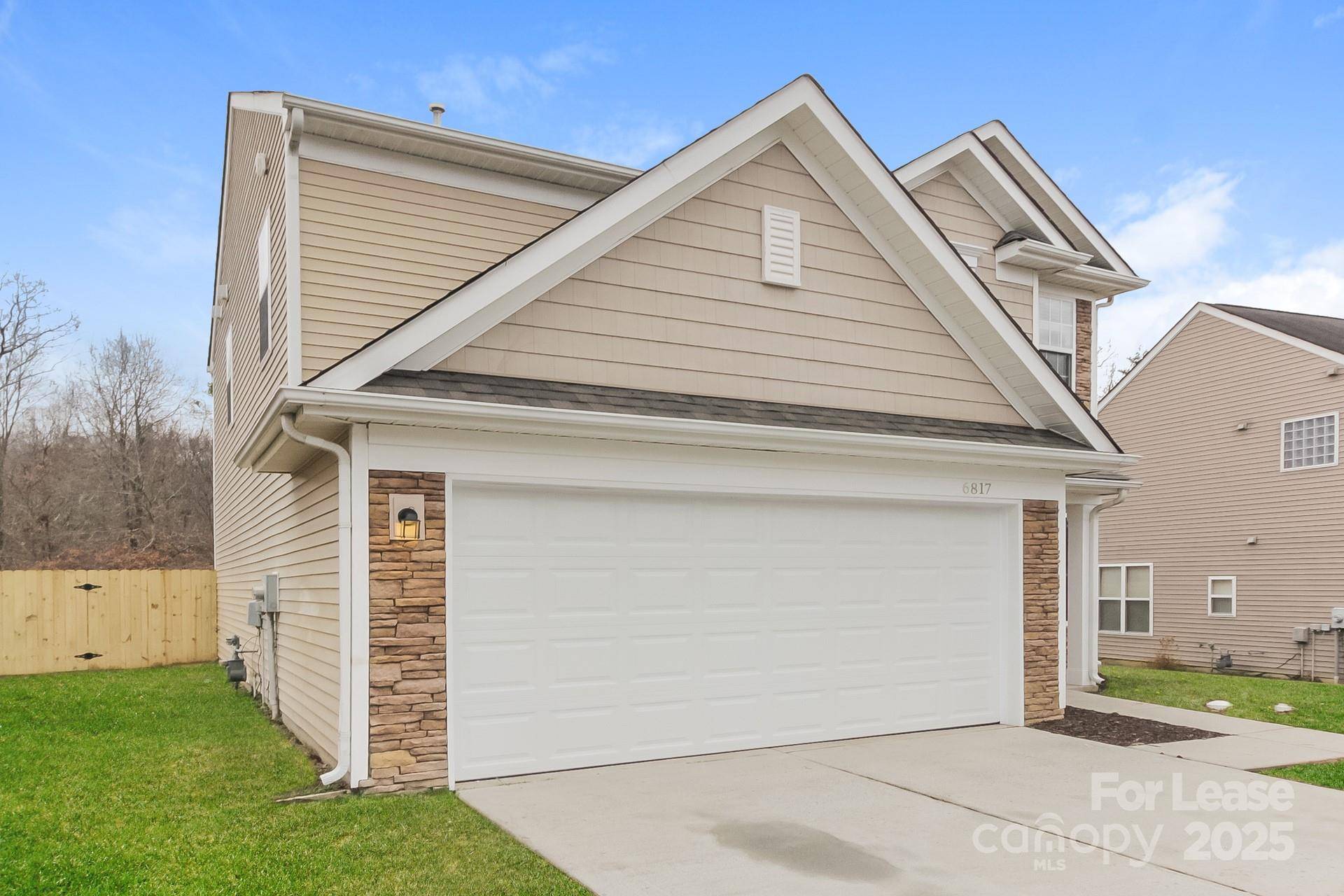 Charlotte, NC 28215,6817 Goldenwillow DR