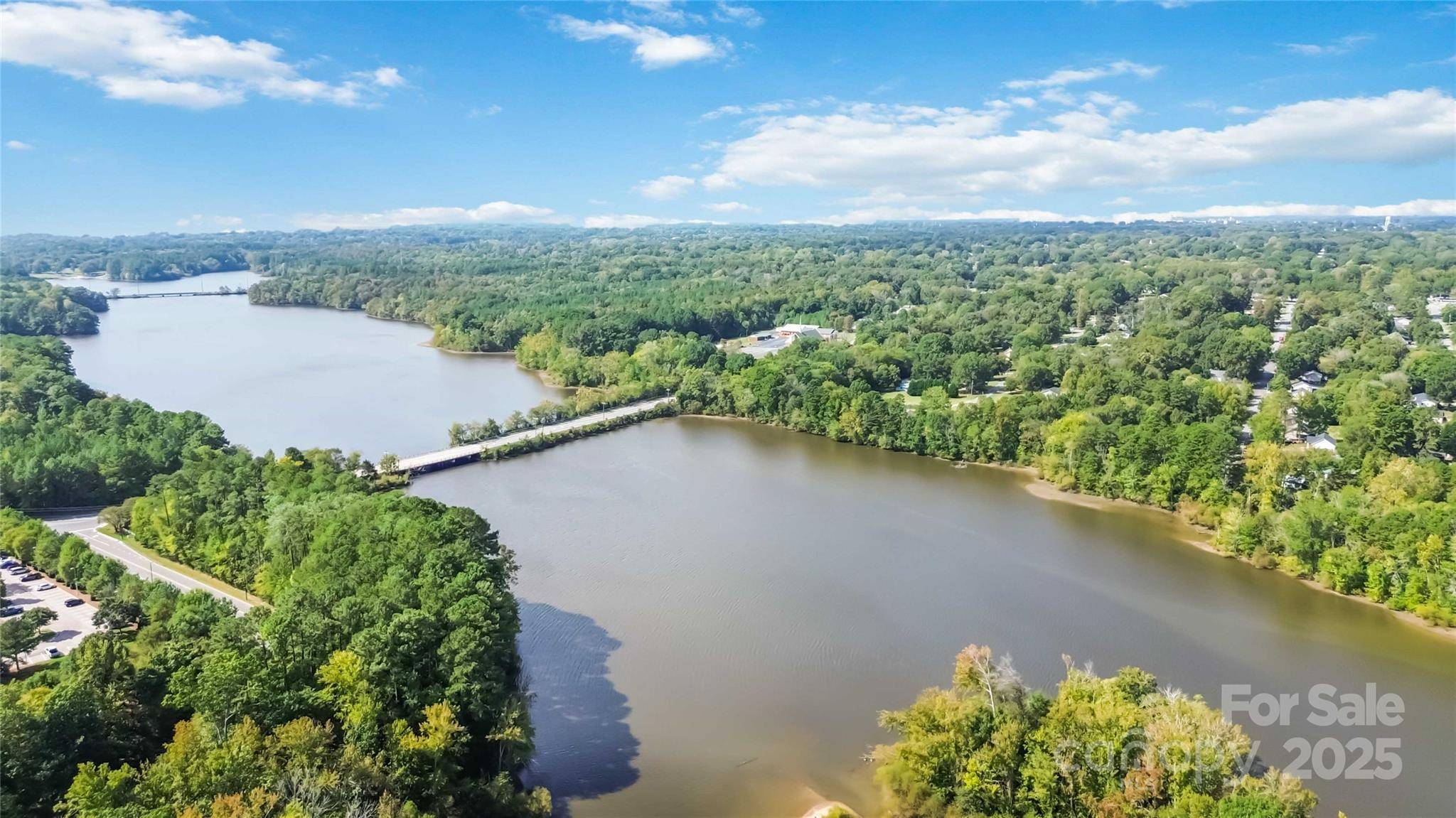 Kannapolis, NC 28083,534 Collins ST