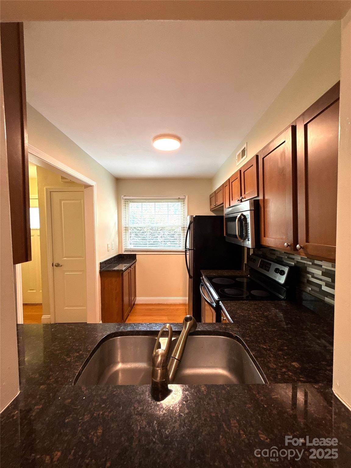 Charlotte, NC 28205,1207 Green Oaks LN #F