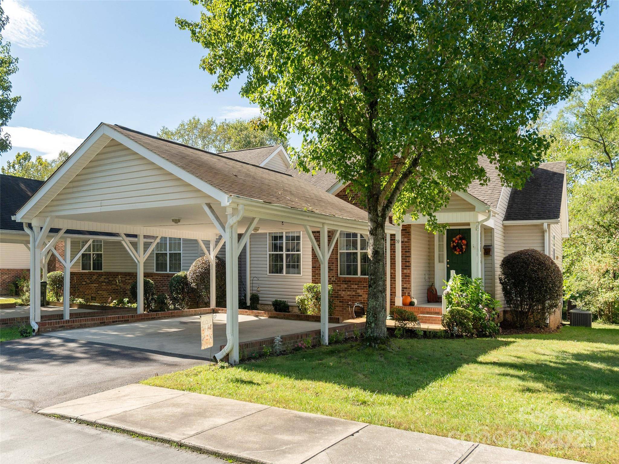 Hendersonville, NC 28791,59 N Creekside CT