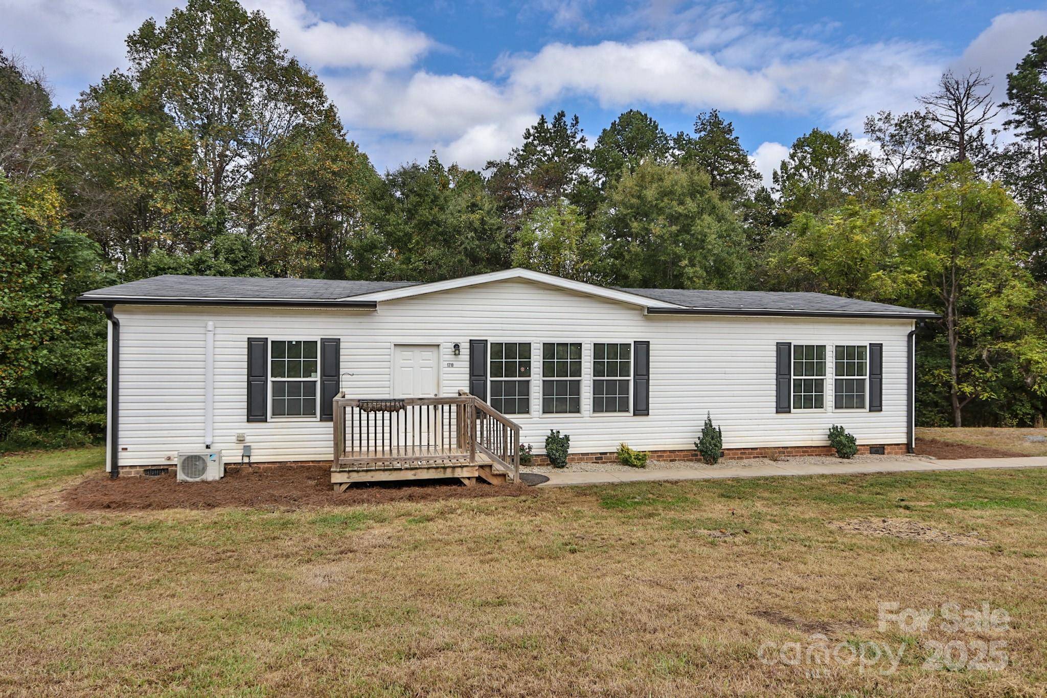 Yadkinville, NC 27055,1710 Lone Hickory RD