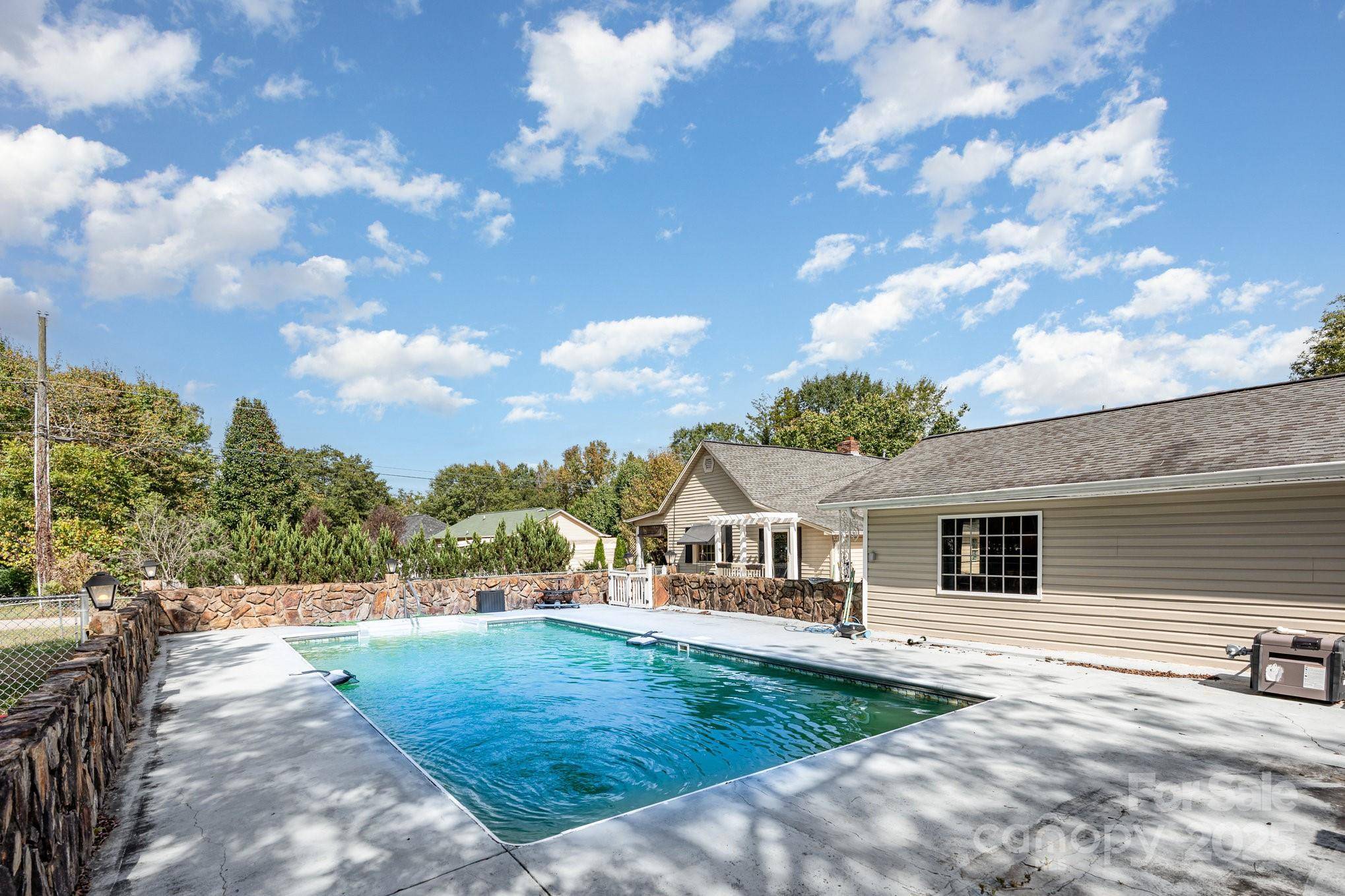 Cherryville, NC 28021,507 N Elm ST