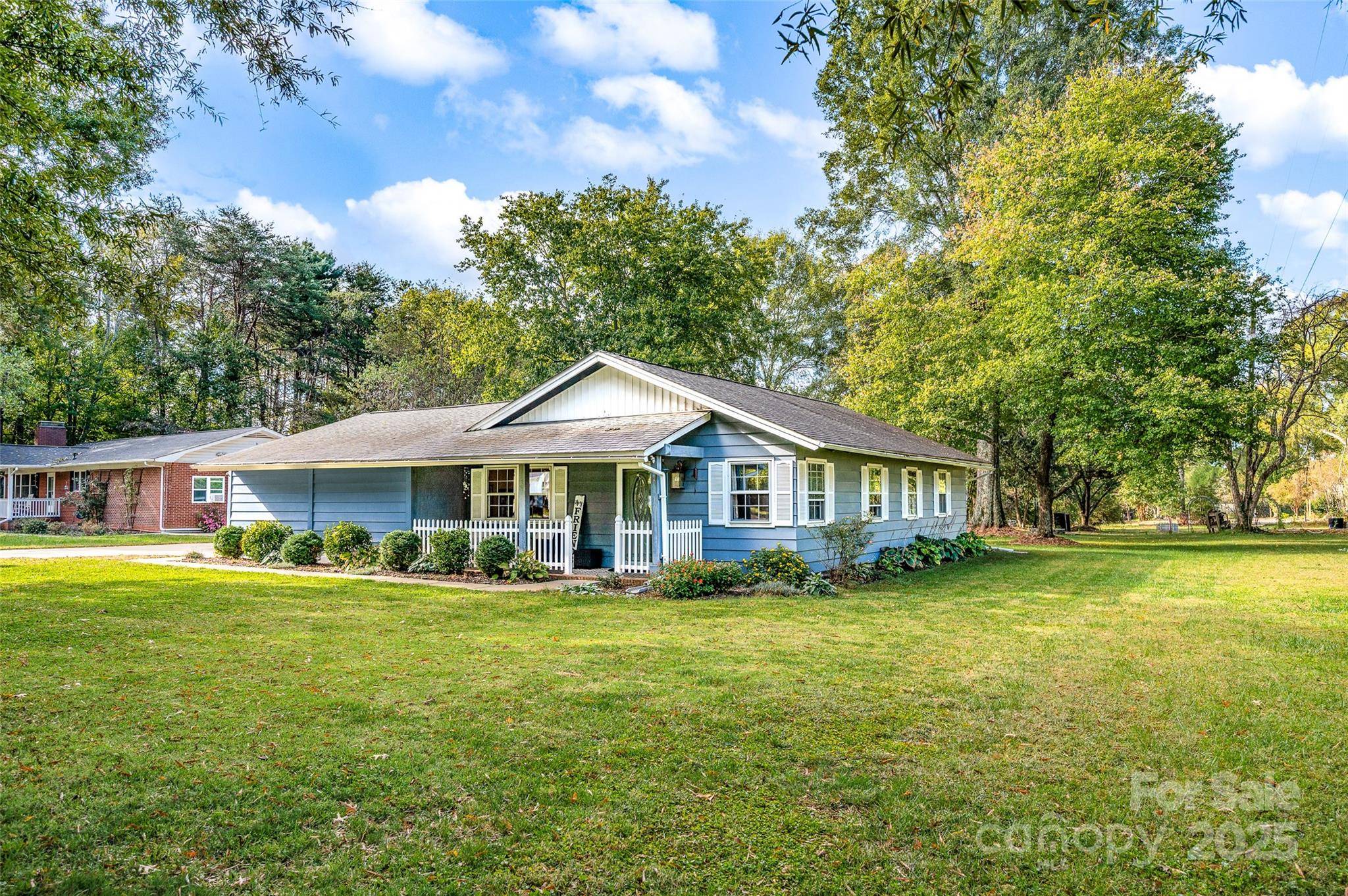 Statesville, NC 28677,433 Old Mountain RD