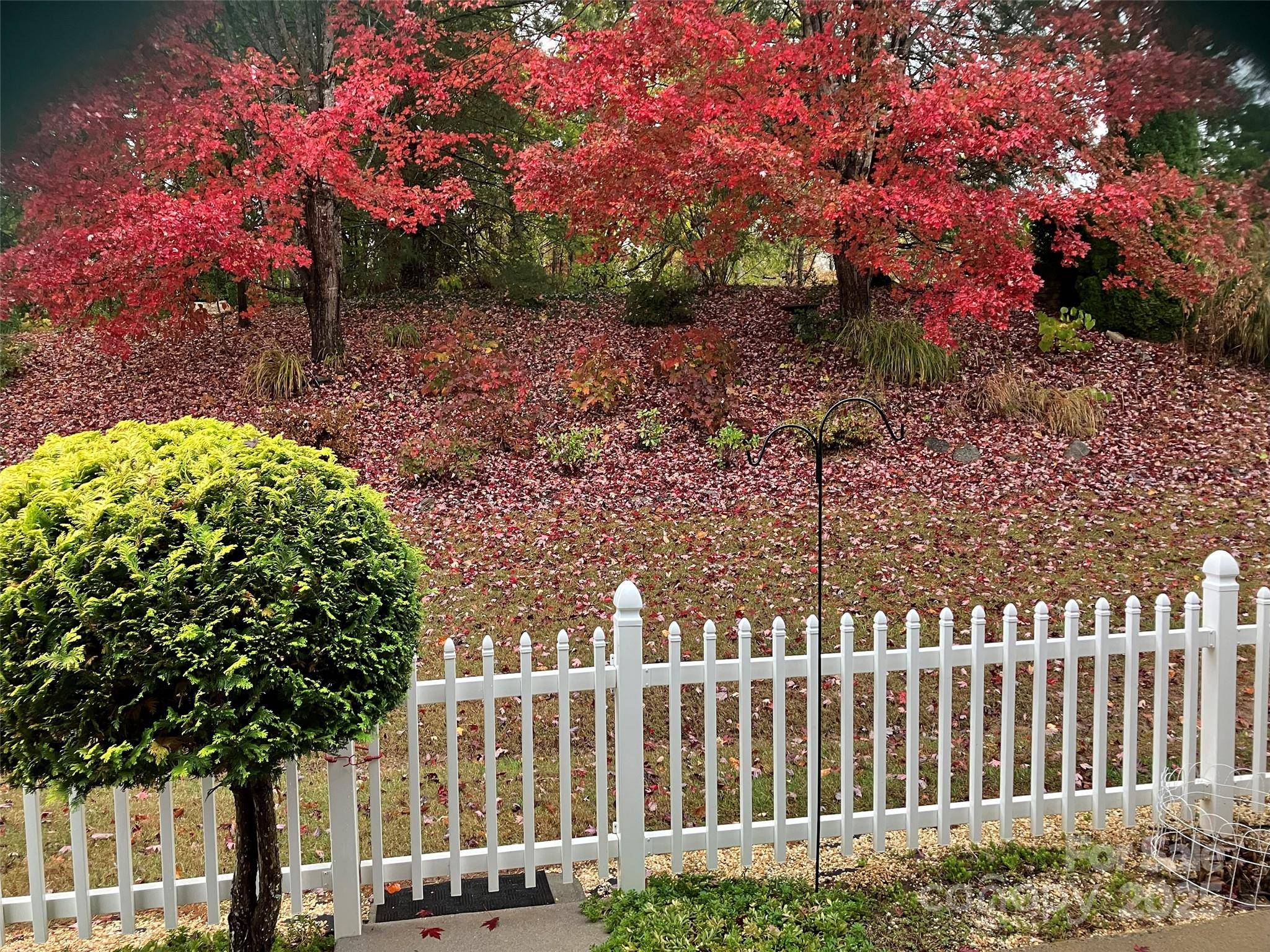 Arden, NC 28704,23 Holiday DR