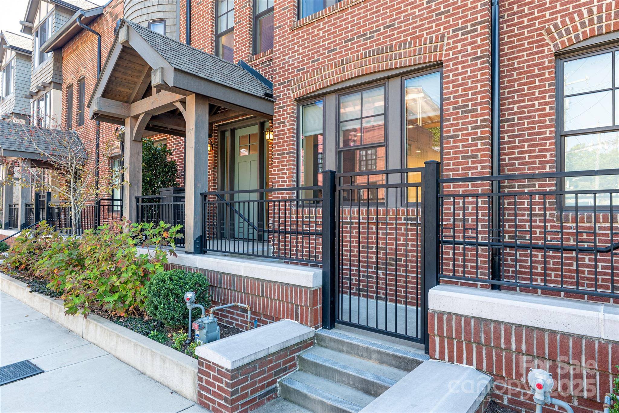 Asheville, NC 28801,233 Broadway ST