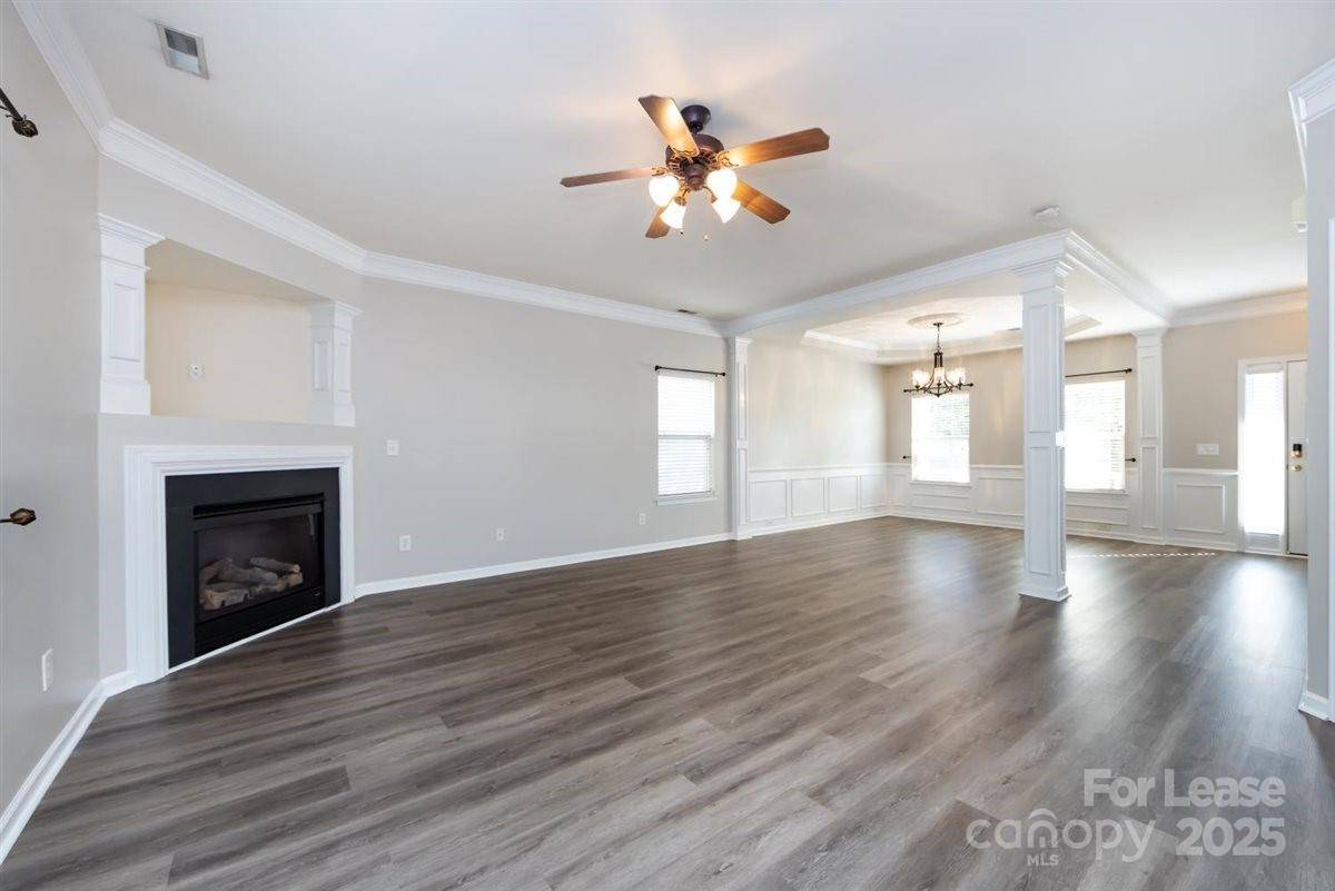 Charlotte, NC 28213,4811 Sunburst LN