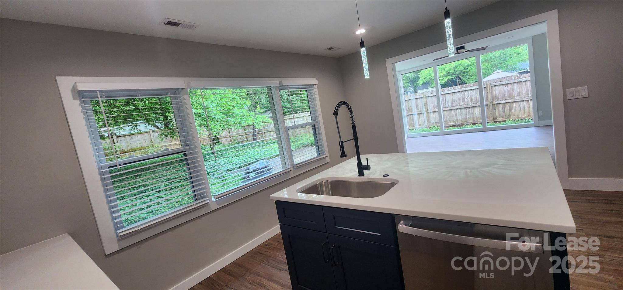 Charlotte, NC 28210,2000 Tyvola RD