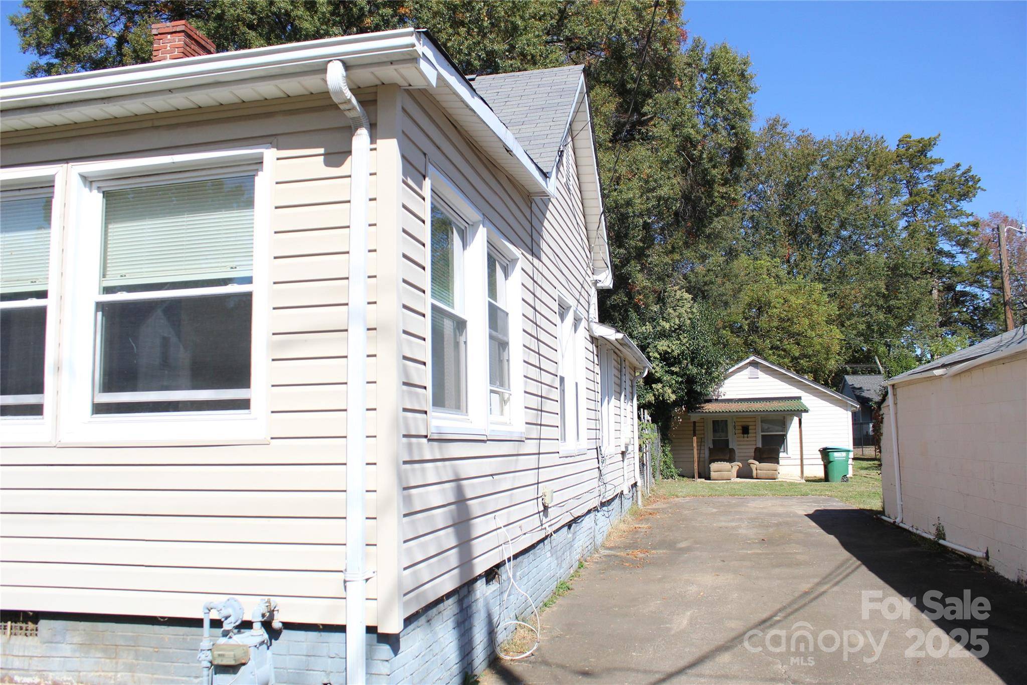 Bessemer City, NC 28016,208 Virginia AVE W