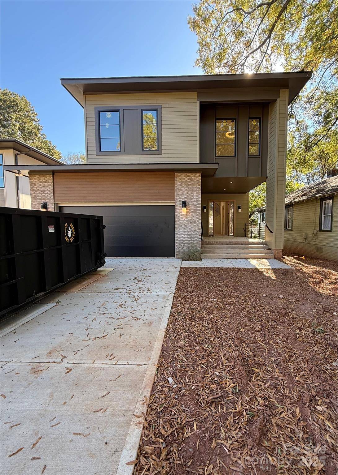 Charlotte, NC 28208,1019 Ambassador ST