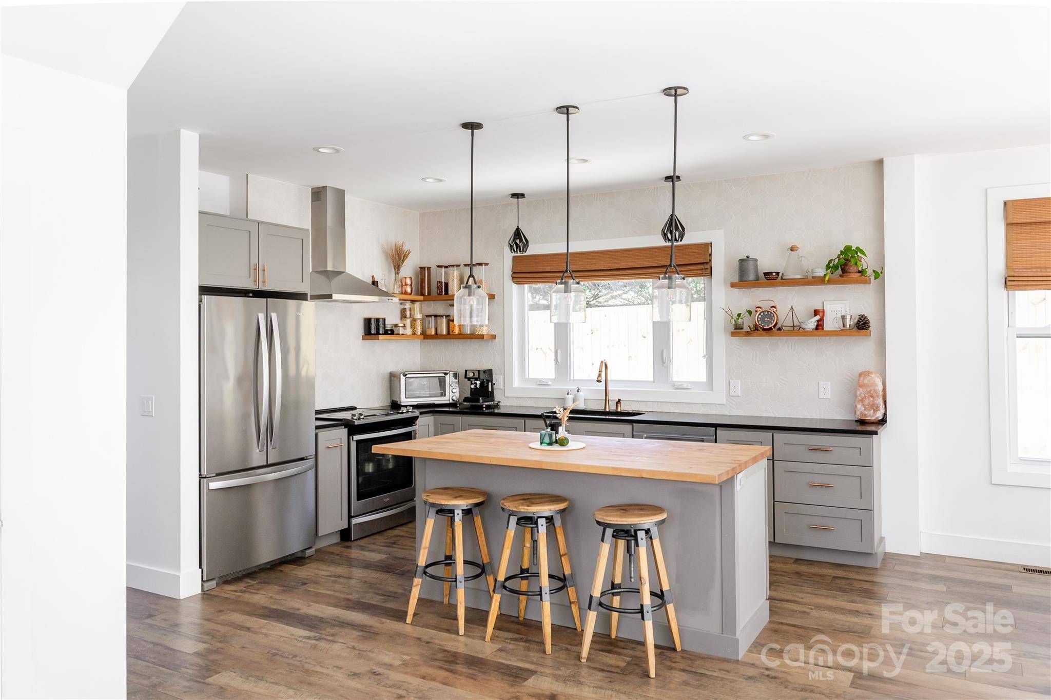 Asheville, NC 28805,11 Pine Ridge RD