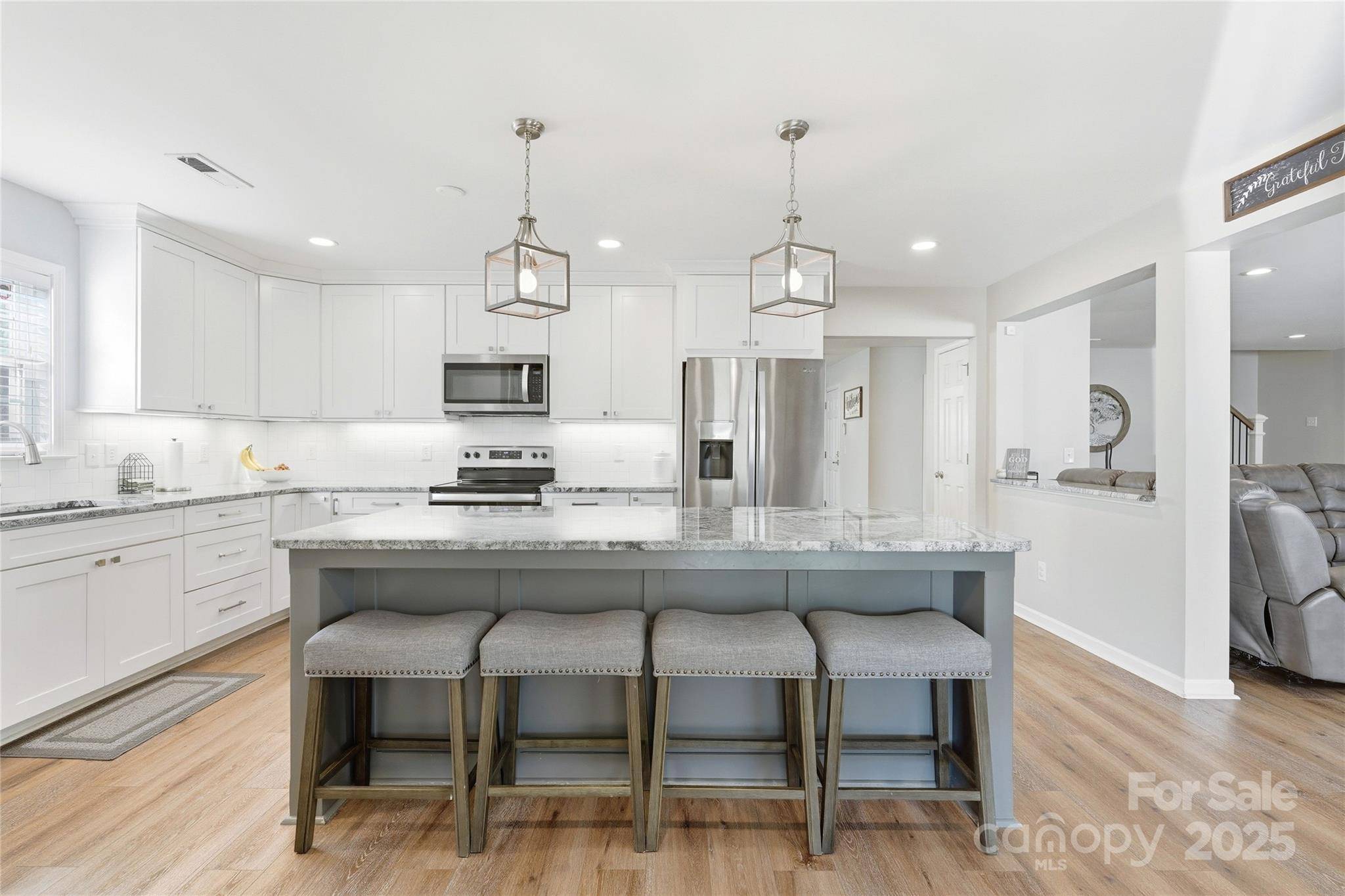 Walkertown, NC 27051,305 High Knoll DR