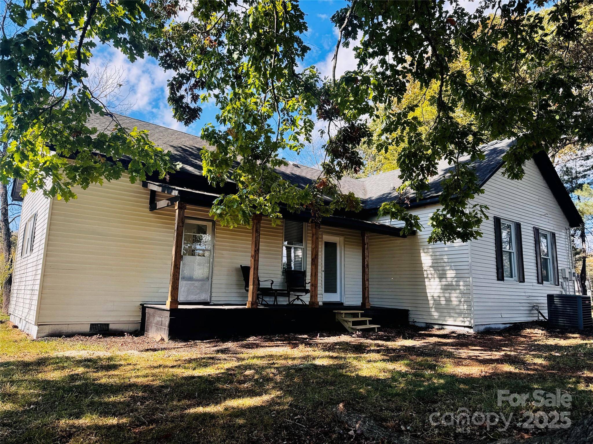 Statesville, NC 28625,124 Smoke stack LN