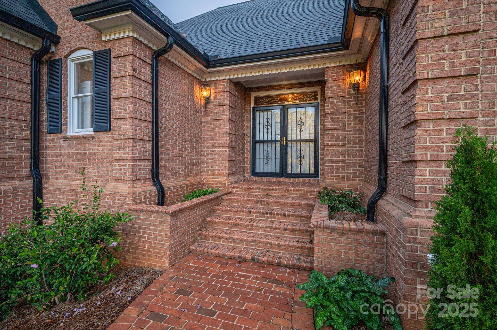 Lincolnton, NC 28092,208 Hollow RD