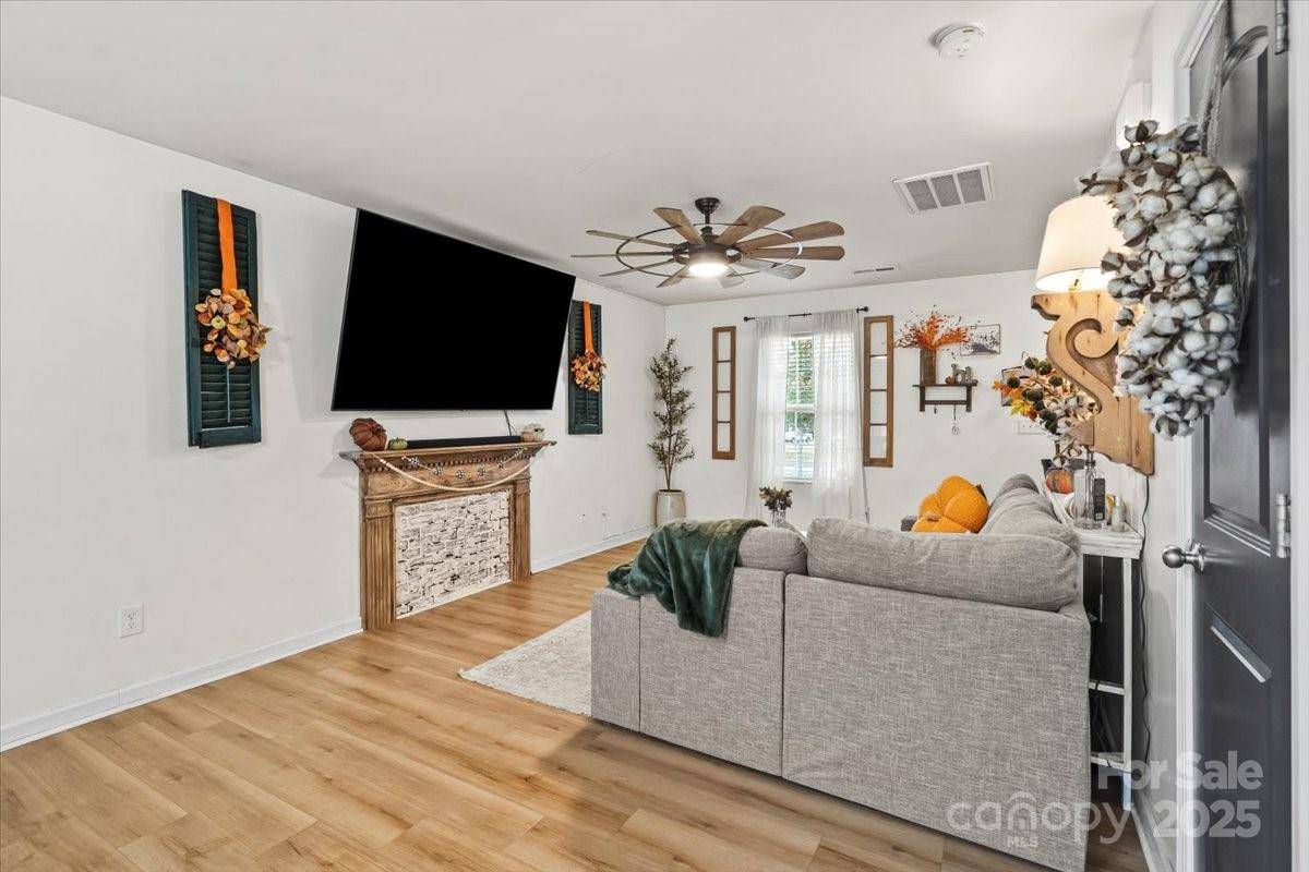 Salisbury, NC 28147,210 Hollybrook CT