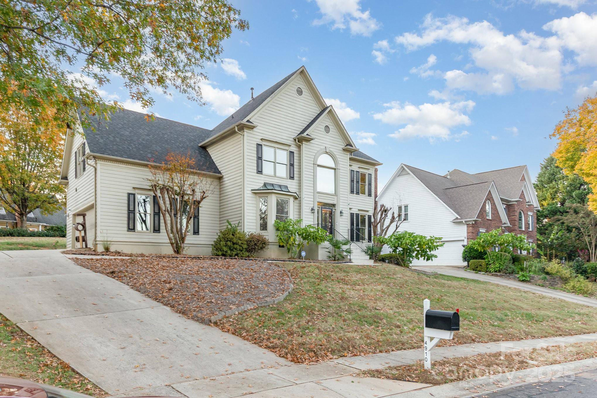 Charlotte, NC 28269,4910 Foxbriar TRL