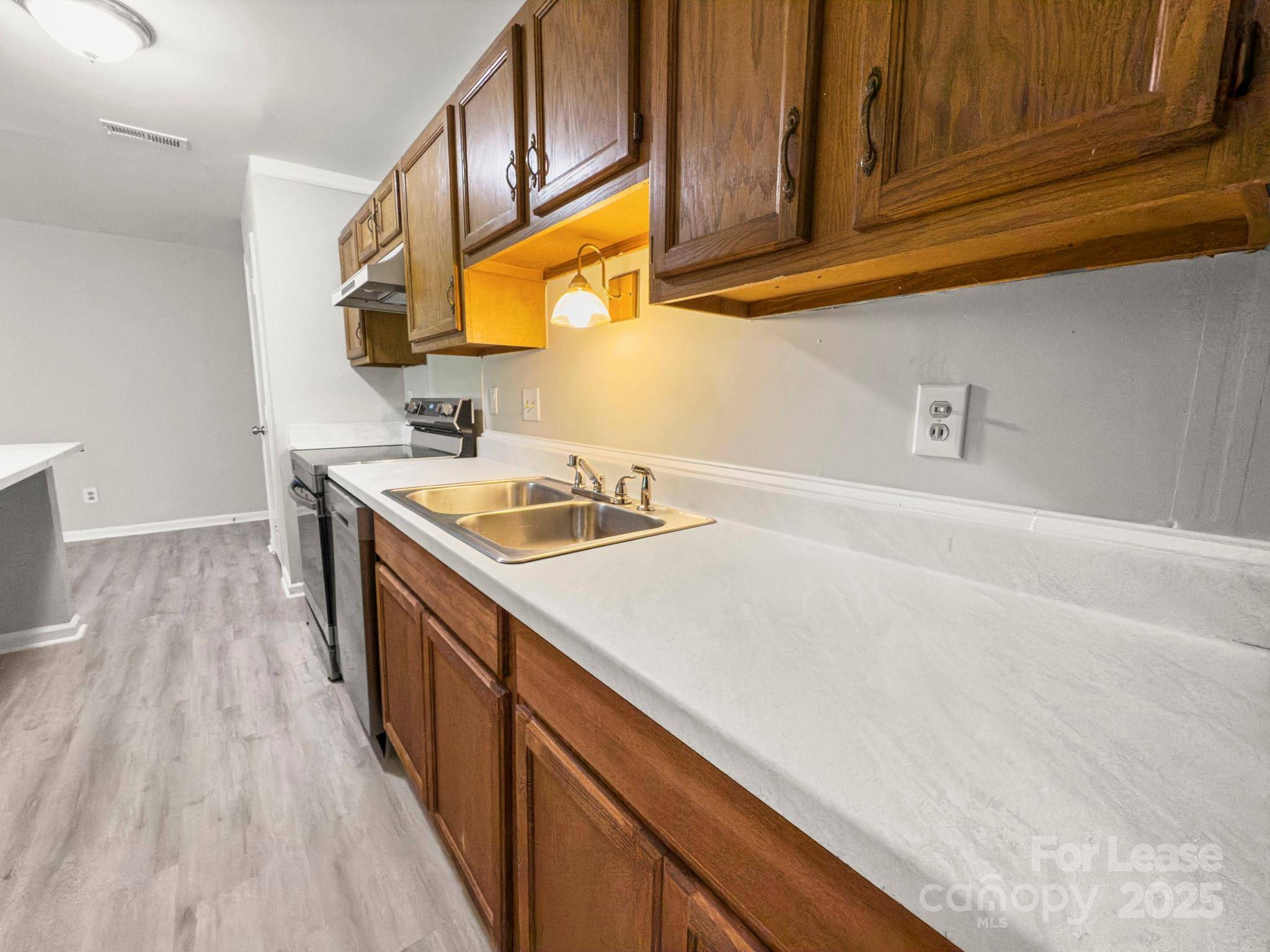 Charlotte, NC 28215,6131 Meadow Rose LN