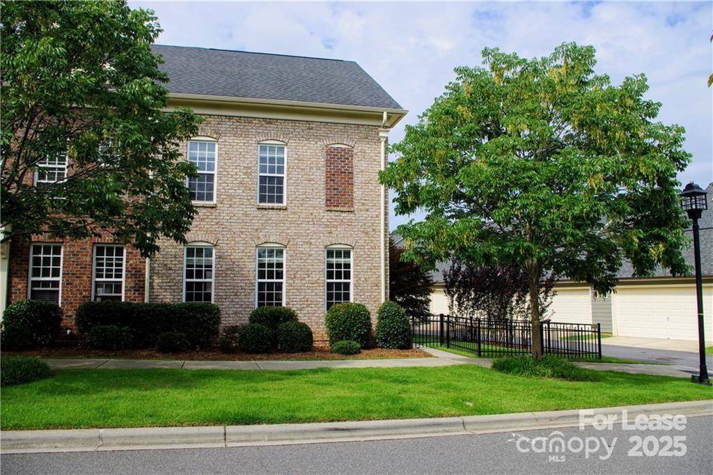 Cornelius, NC 28031,916 Gardners WAY