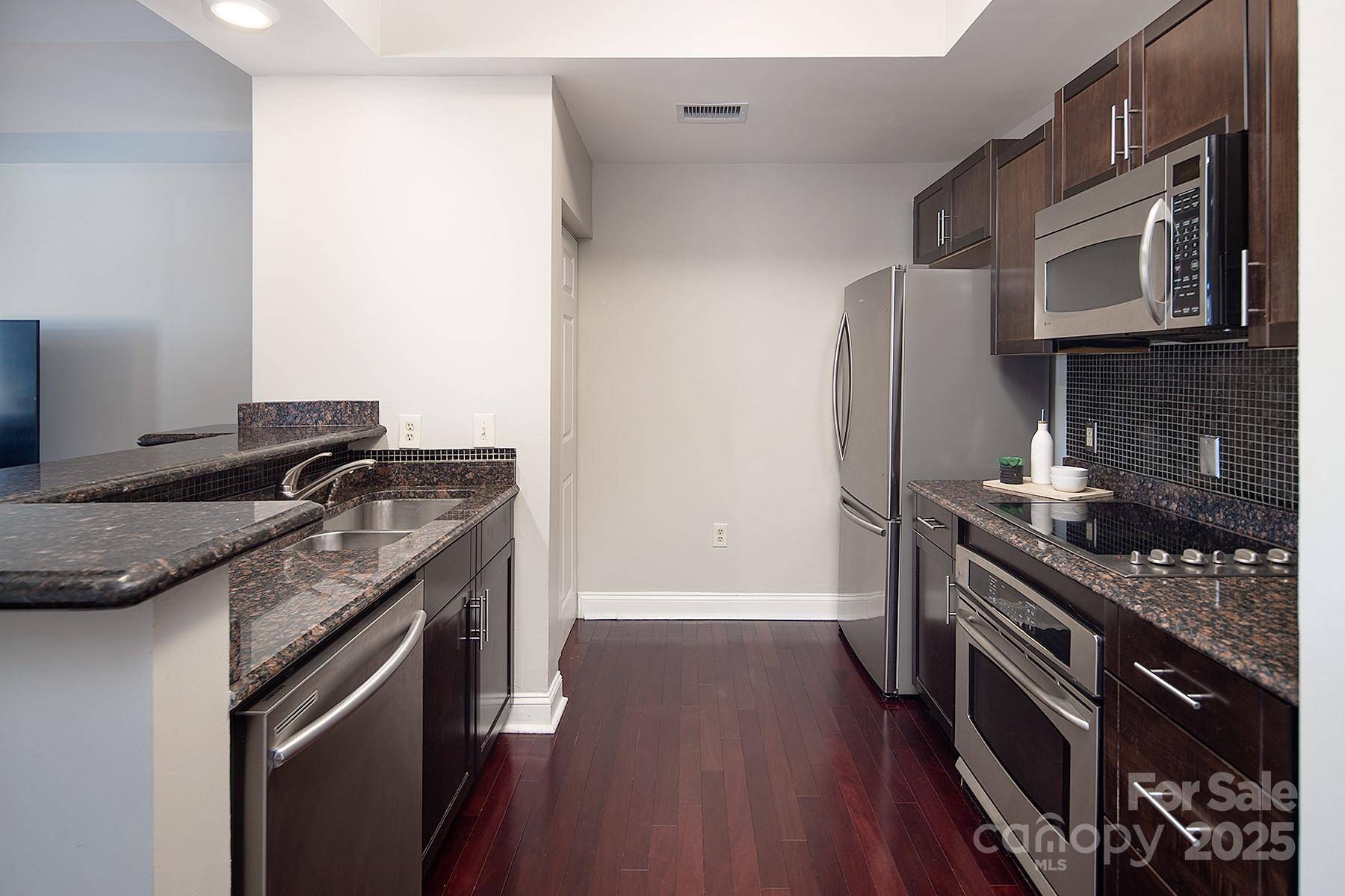 Charlotte, NC 28202,300 W 5th ST #351