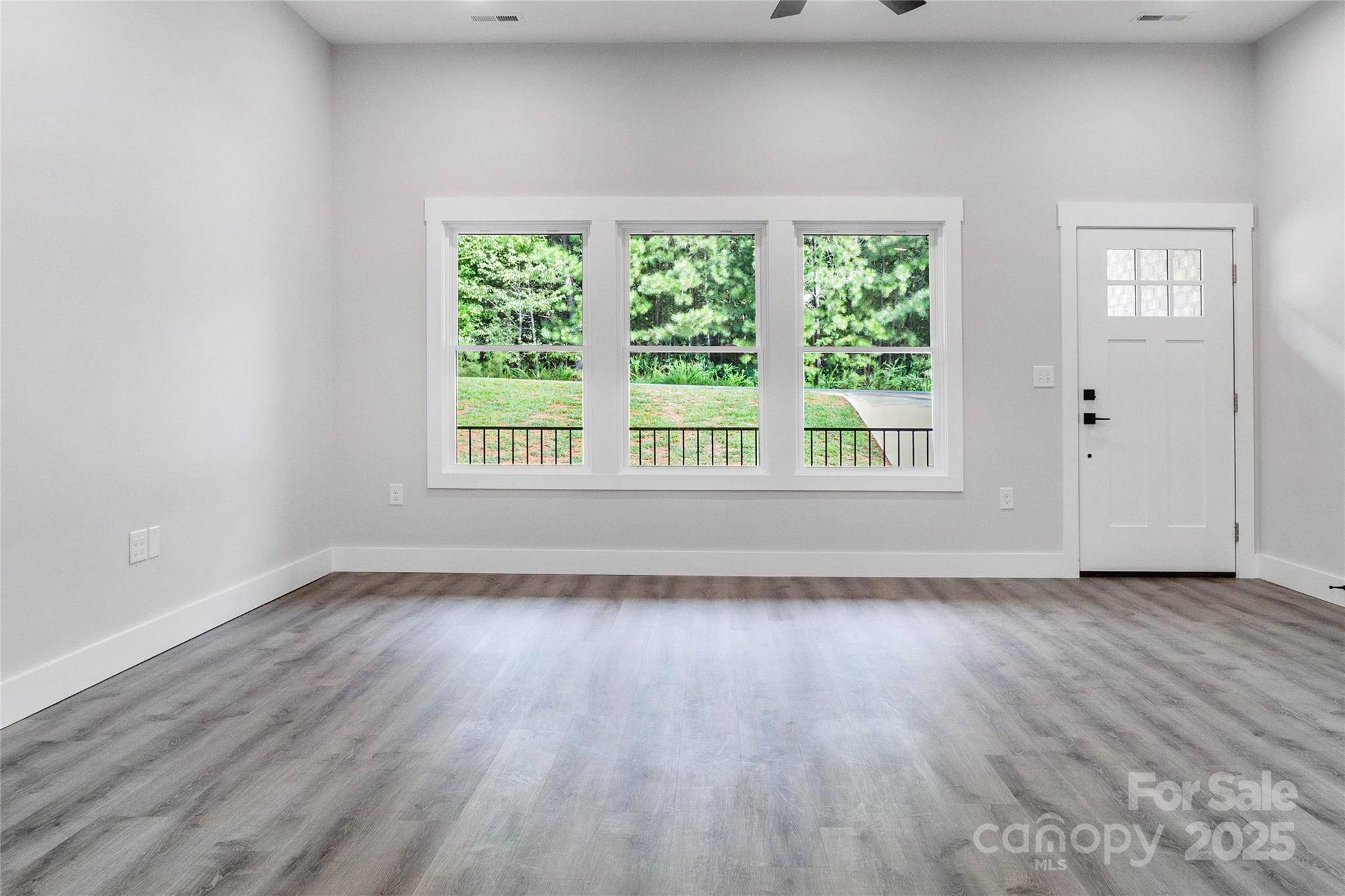 Hickory, NC 28601,5751 Selkirk DR